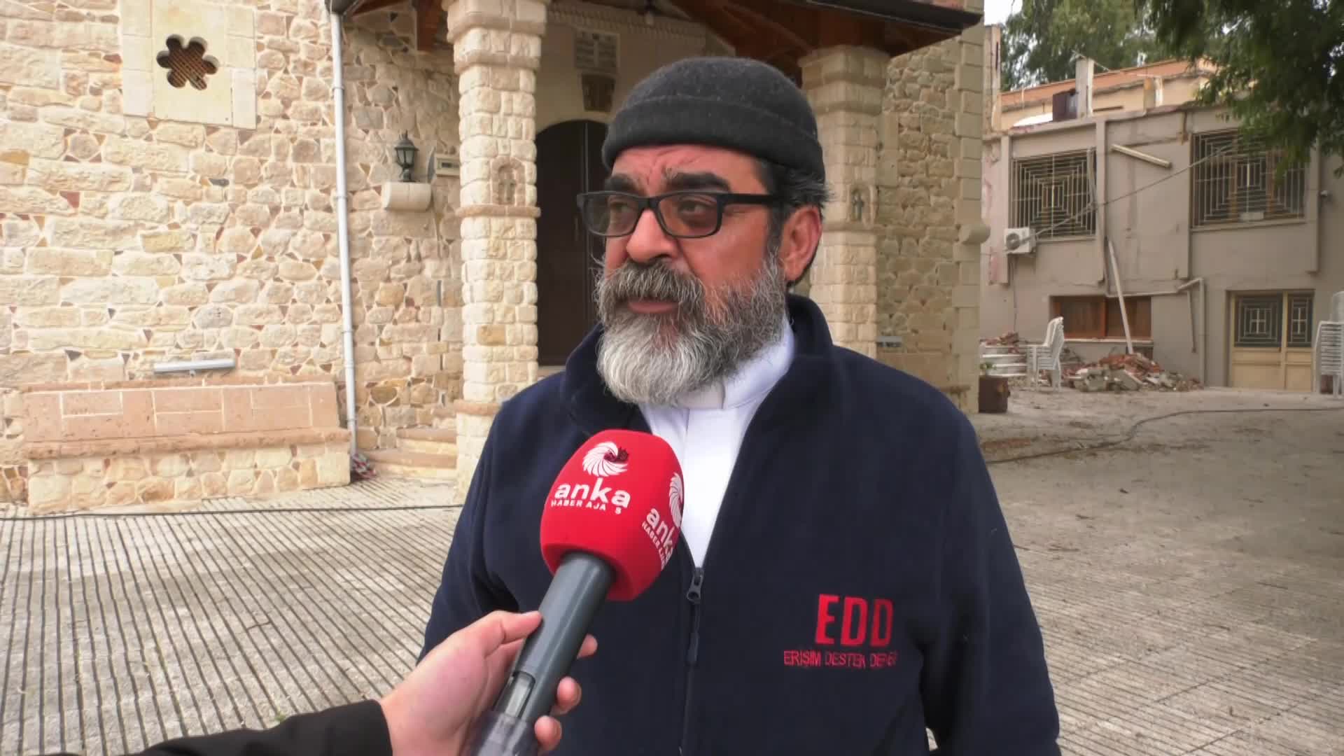 DEPREMDE AĞIR HASAR ALAN ST. İLYAS KİLİSESİ'NİN PAPAZI: “BENİM İSTEDİĞİM DEVLET YETKİLİLERİNDEN, BİR AN ÖNCE BURANIN AYAĞA KALKMASI VE İBADETE AÇILMASI, TURİZME KAZANDIRILMASI”