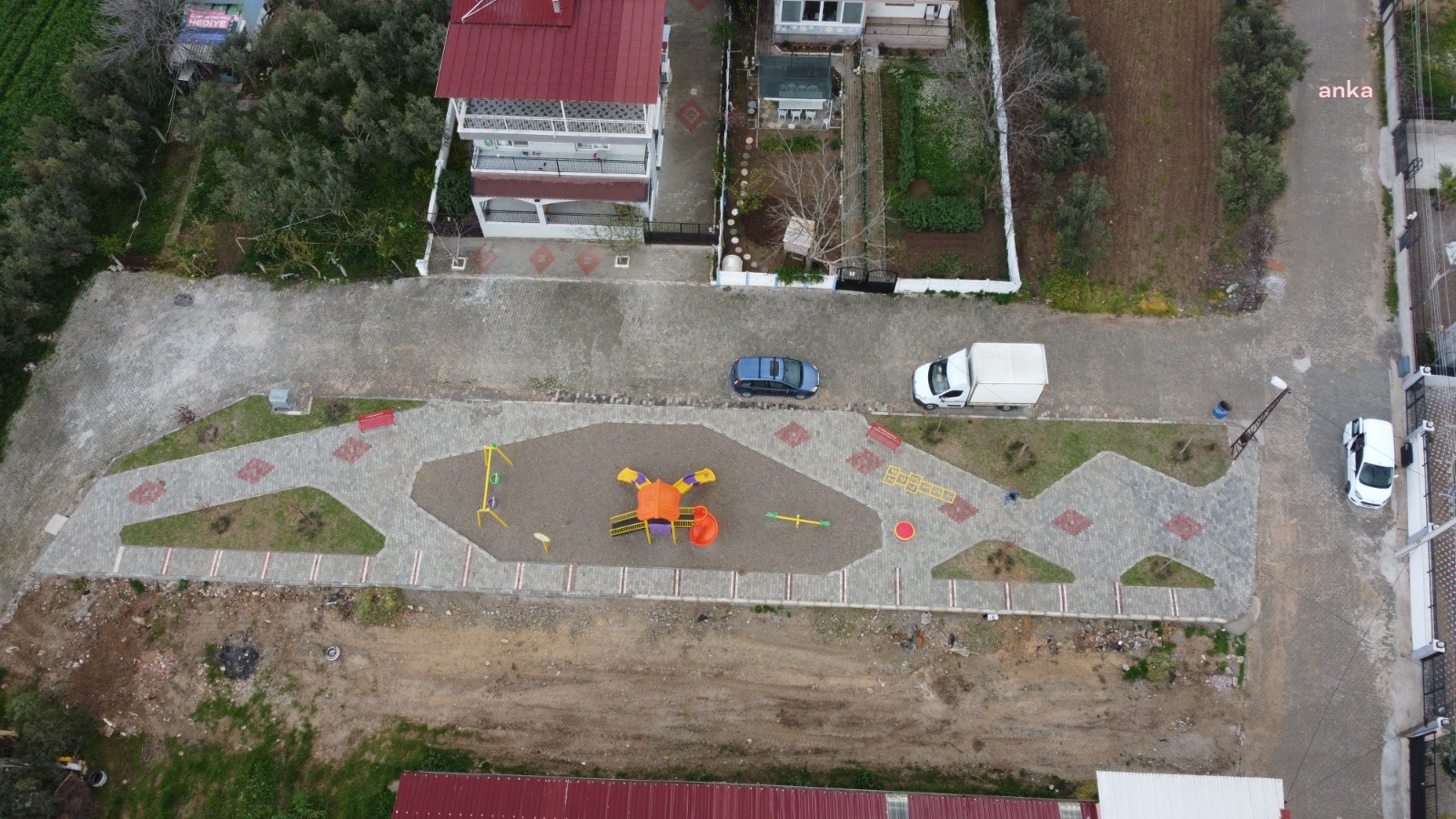 MENDERES BELEDİYESİ, KENTE YENİ PARKLAR KAZANDIRMAYA DEVAM EDİYOR