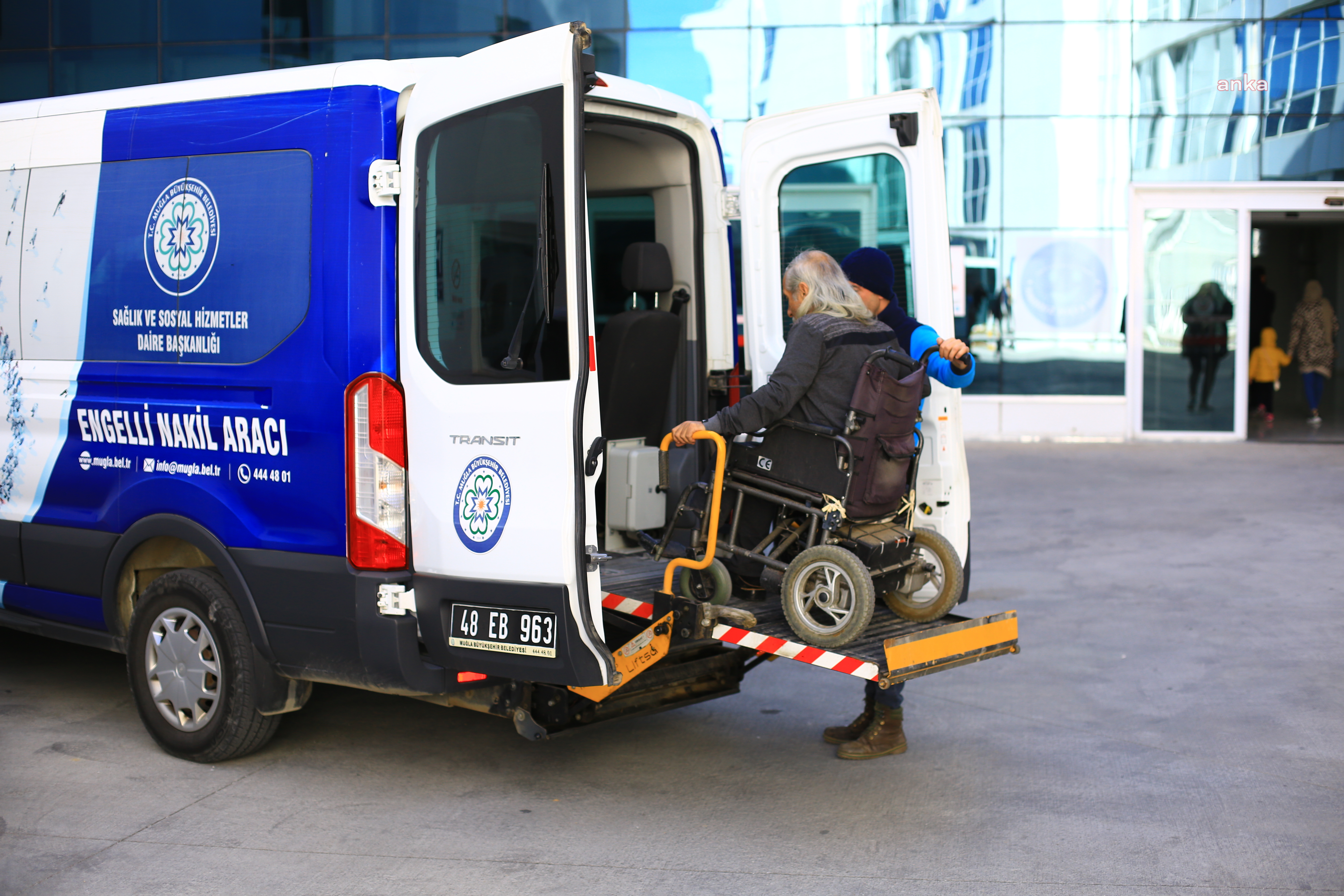 MUĞLA BÜYÜKŞEHİR’İN HASTA NAKİL HİZMETİ SÜRÜYOR