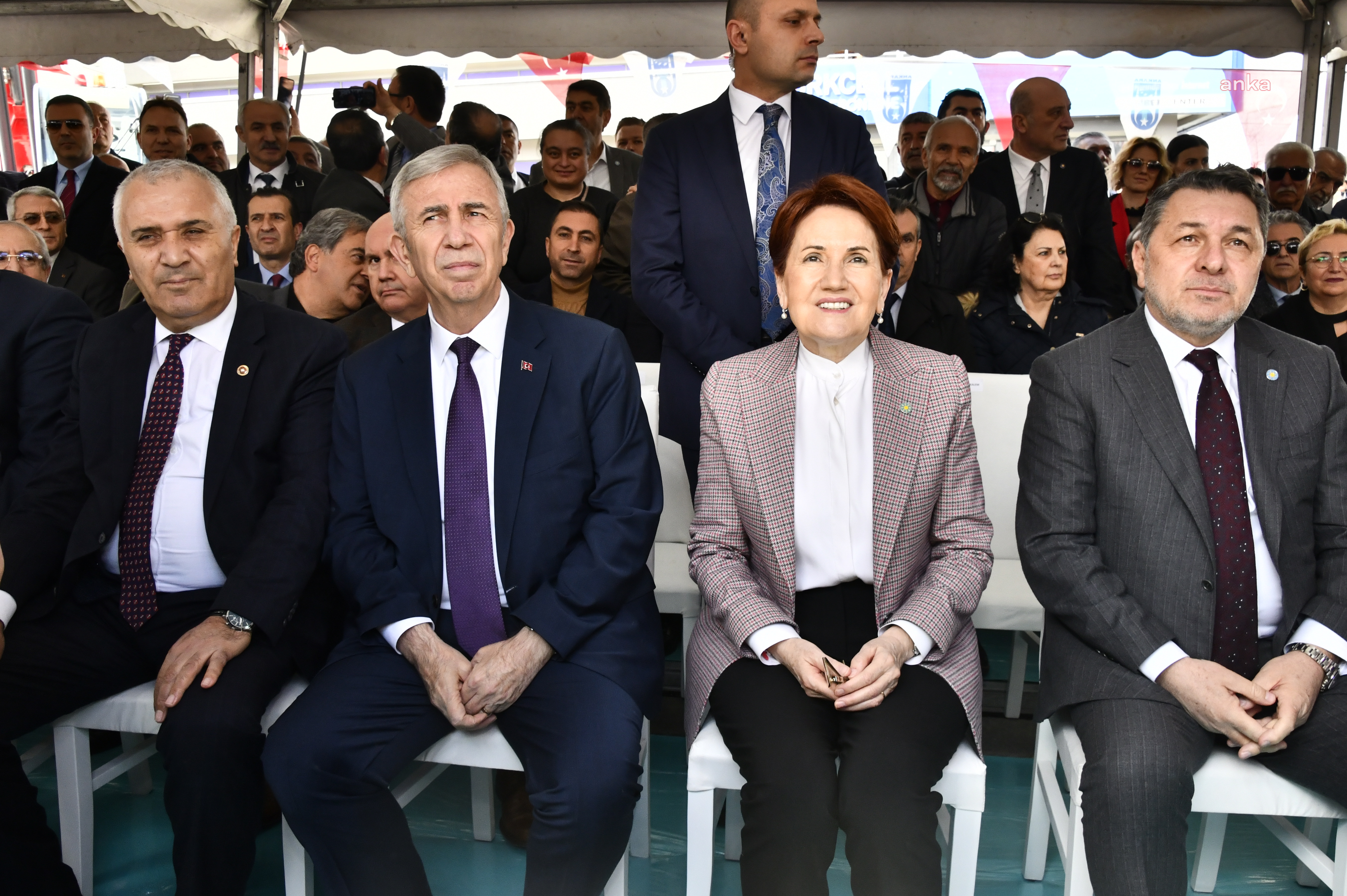 MANSUR YAVAŞ: “BÖLÜCÜLÜKTEN BAHSEDİYORLARSA, HÜDA PAR’IN PROGRAMINI OKUYUN… ONLARLA BİRLİKTE SEÇİME NASIL GİDİYORLAR, İÇLERİNE NASIL SİNDİRİYORLAR, CEVABINI VERSİNLER”