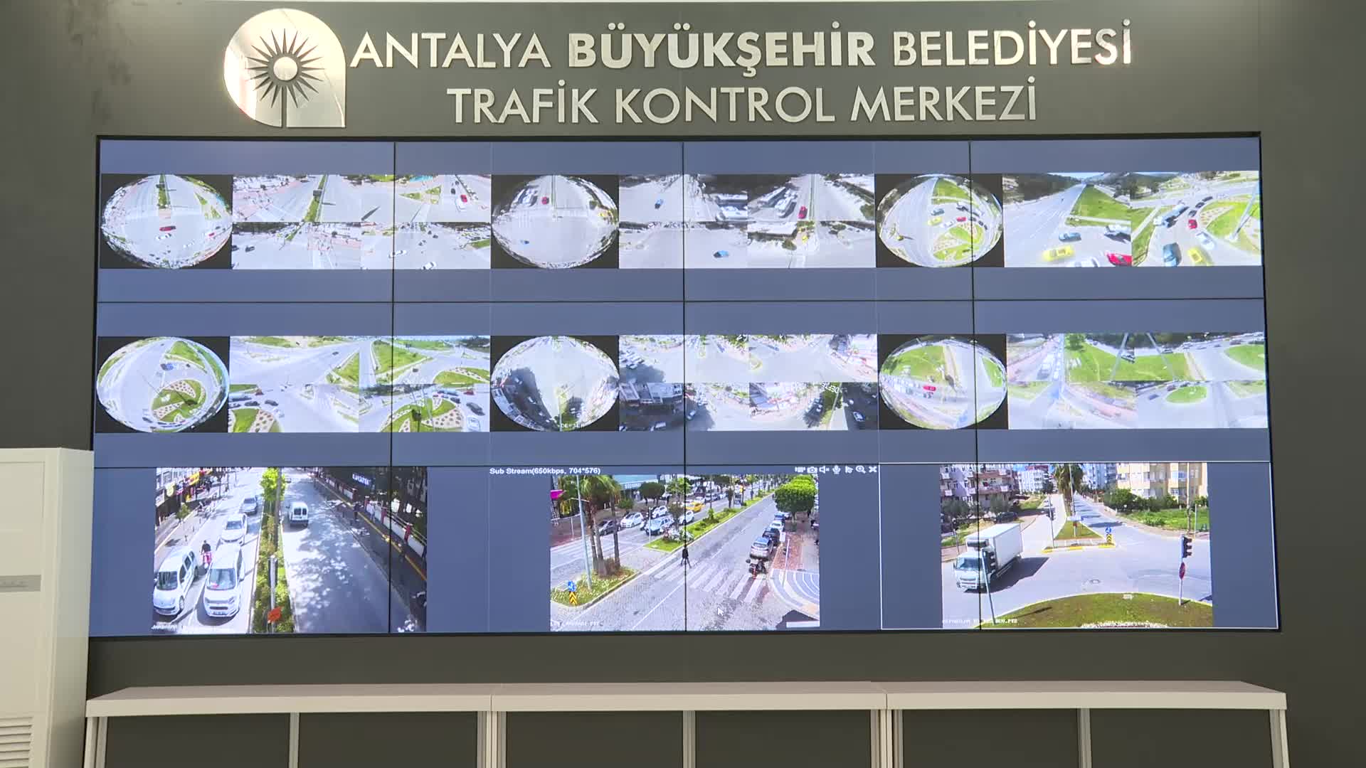 ANTALYA BÜYÜKŞEHİR KAVŞAKLARI TRAFİK KONTROL MERKEZİ’NDEN İZLEYECEK