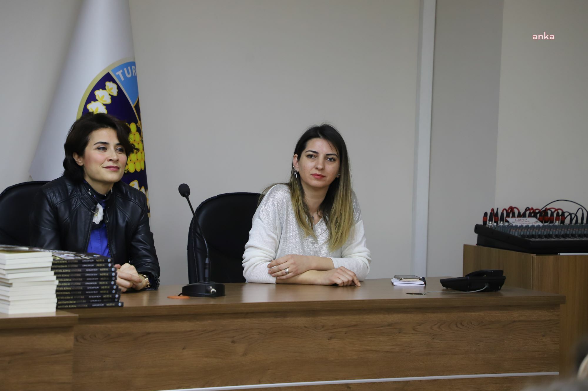 TURGUTLU BELEDİYE BAŞKANI AKIN, İLKOKUL ÖĞRENCİLERİNE YEREL YÖNETİMLER HAKKINDA BİLGİ VERDİ