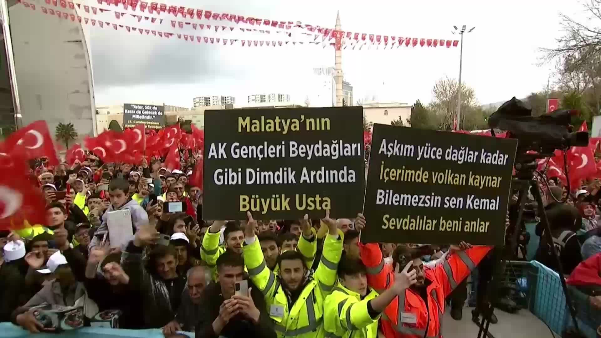 ERDOĞAN, DEPREM BÖLGESİ MALATYA’DA: “BU SEÇİMLERDE, SADECE İTTİFAKLAR VE ADAYLAR REKABET ETMİYOR. İKİ FARKLI ZİHNİYET, İKİ FARKLI TÜRKİYE HEDEFİ DE YARIŞIYOR”