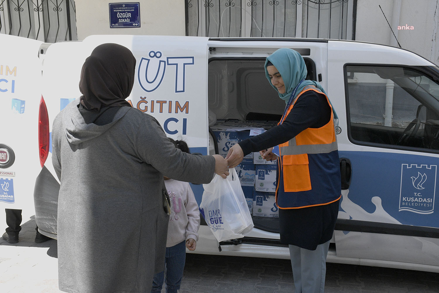 KUŞADASI BELEDİYESİ, HER AY DAHA FAZLA ÇOCUĞA SÜT DESTEĞİ SAĞLIYOR