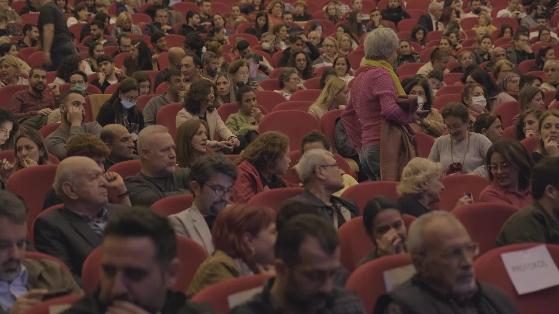 UĞUR MUMCU, ‘UNUTMA BİZİ’ OYUNUYLA YENİŞEHİR’DE ANILDI