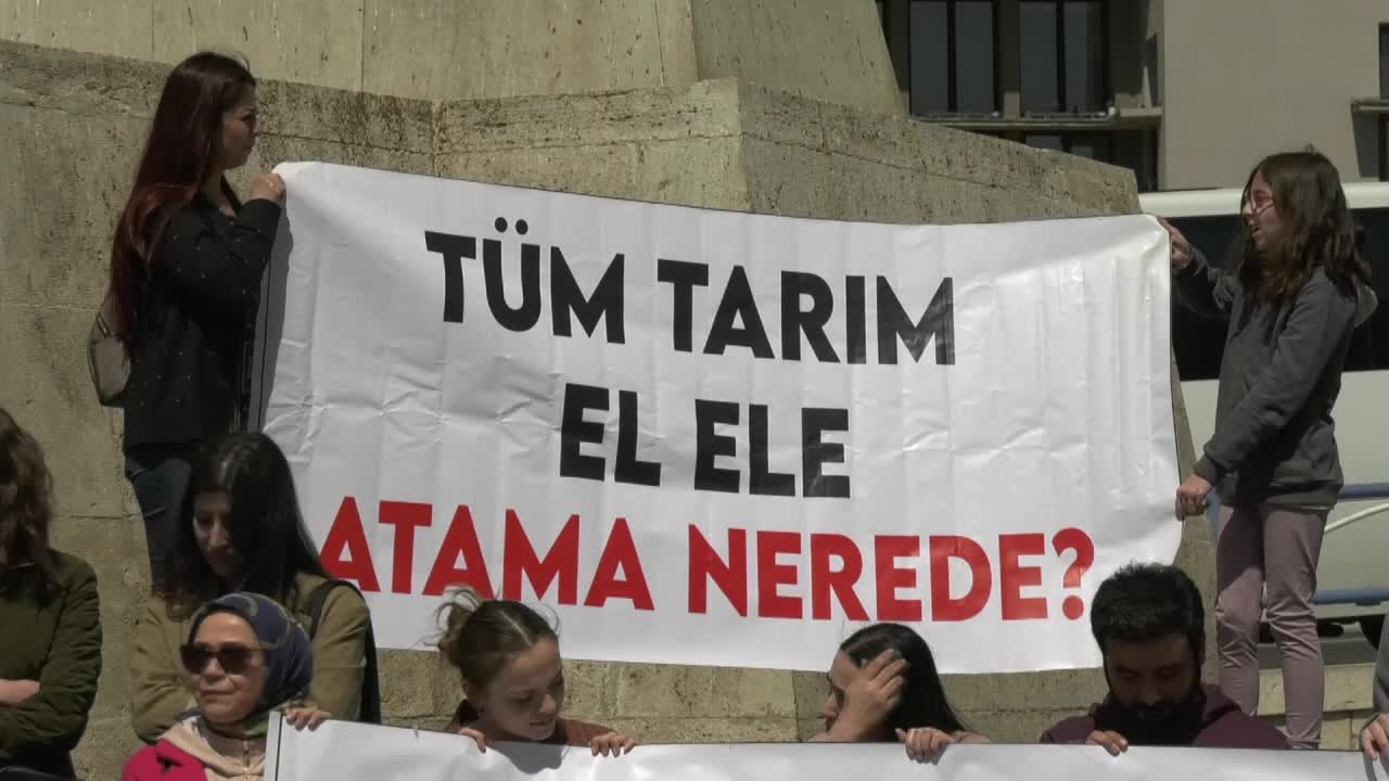 ATAMA BEKLEYEN ZİRAAT MÜHENDİSLERİ VE VETERİNER HEKİMLER, ANKARA'DA EYLEM YAPTI: "KİMİ ARKADAŞIMIZ KURYE, KİMİ ARKADAŞIMIZ GARSONLUK YAPARAK HAYATINI DEVAM ETTİRMEYE ÇALIŞIYOR"