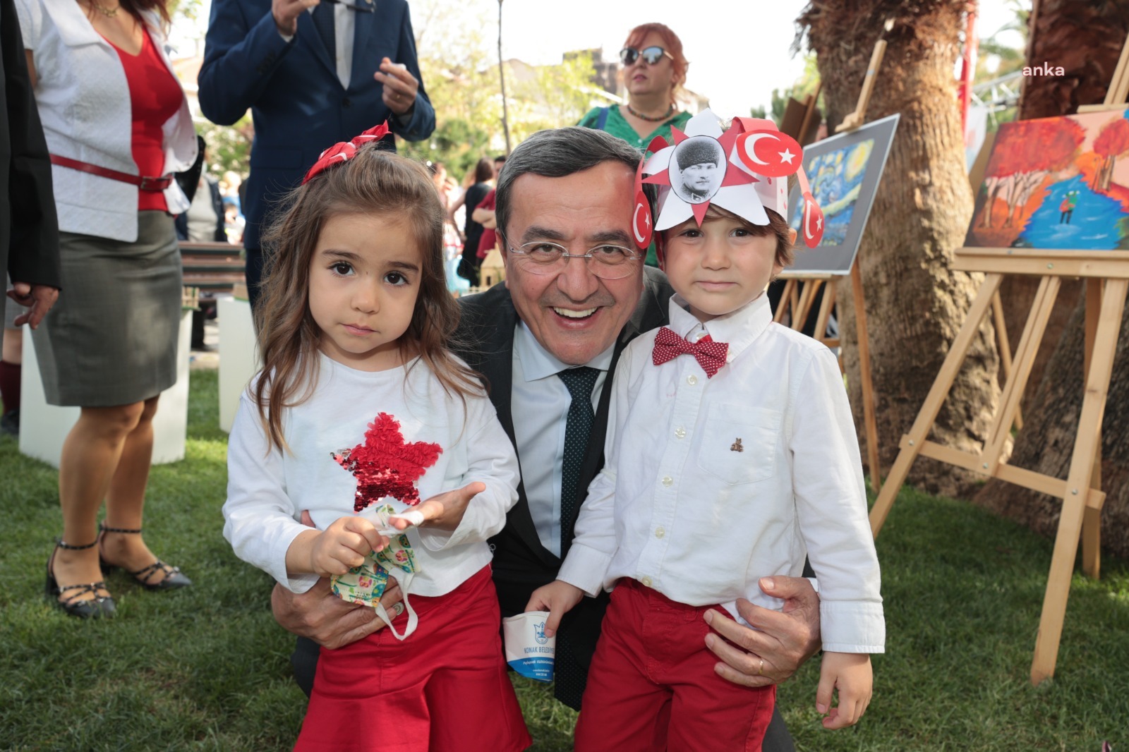 KONAK’IN PARKLARINDA 23 NİSAN COŞKUSU