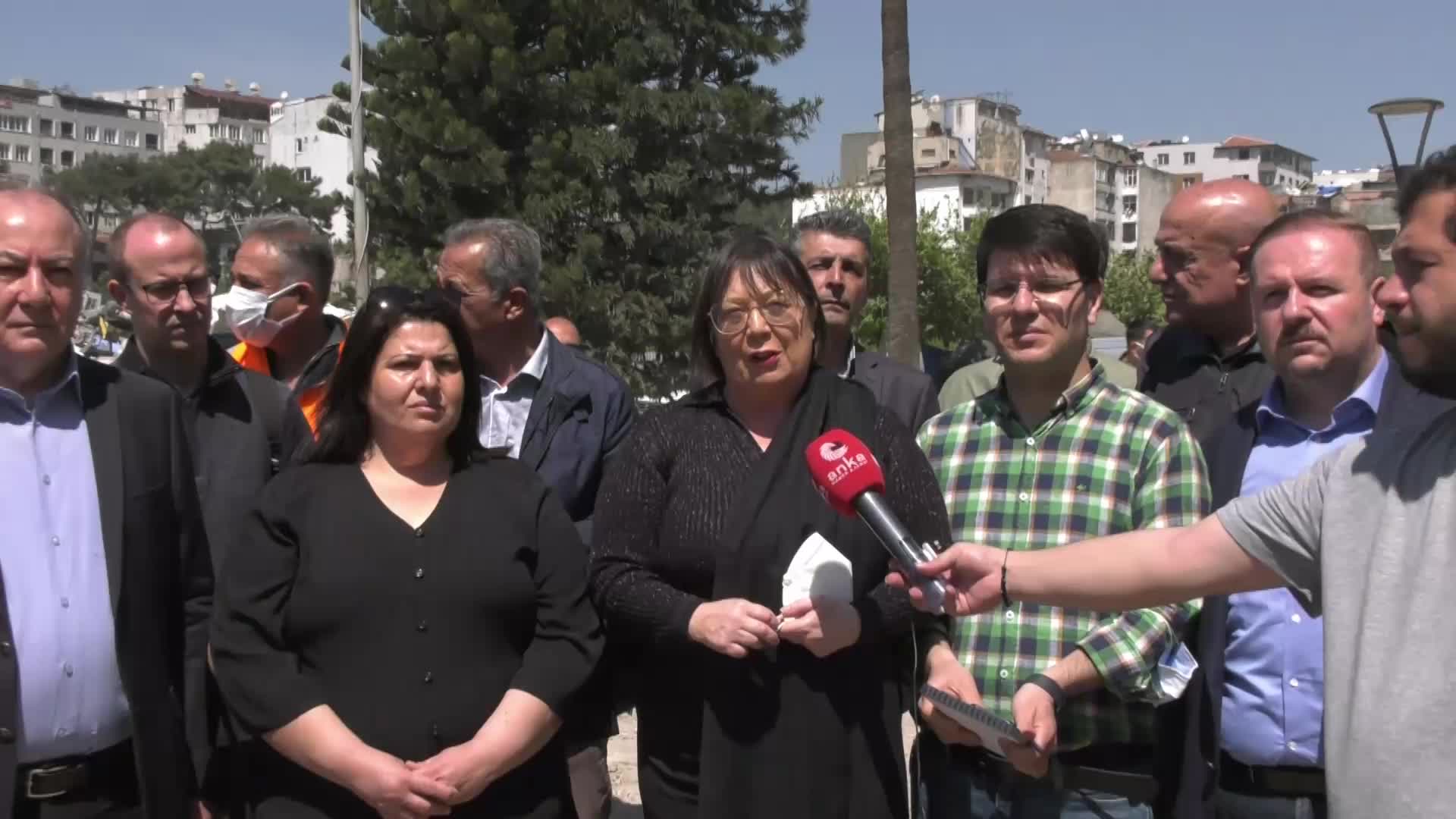 AVRUPALI SENDİKACILAR, DEPREM BÖLGESİNDE ÇALIŞAN İŞÇİLERİN KOŞULLARINA DİKKAT ÇEKTİ…ETUC GENEL SEKTRETERİ LYNCH: “BİNALARIN YENİDEN İNŞASI SÜRECİNDE DE İNSAN ONURUNA YAKIŞIR ÇALIŞMA KOŞULLARININ SAĞLANMASI GEREKİYOR”