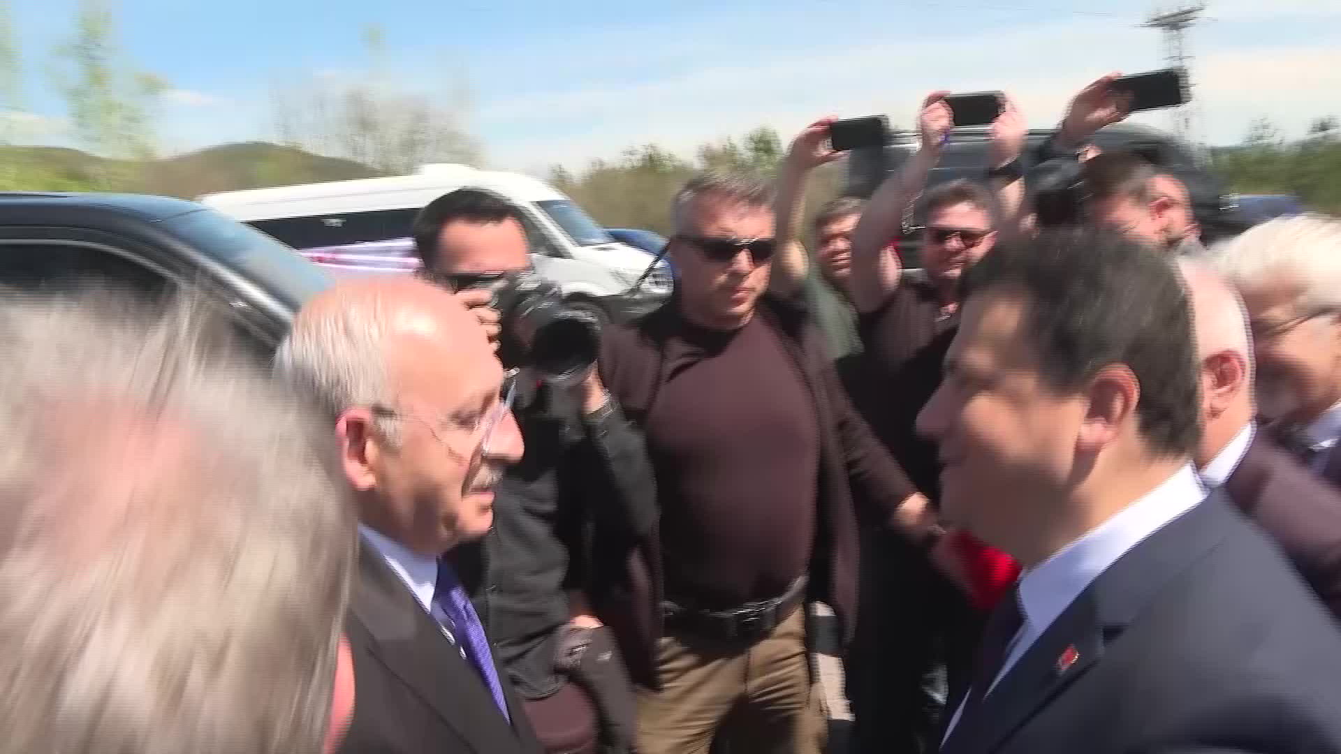 CUMHURBAŞKANI ADAYI KILIÇDAROĞLU, BULGARİSTAN KIRCAALİ'DE: "SINIRLARIMIZ AYRI OLSA DA GÖNÜLLERİMİZ BİRLİKTE"
