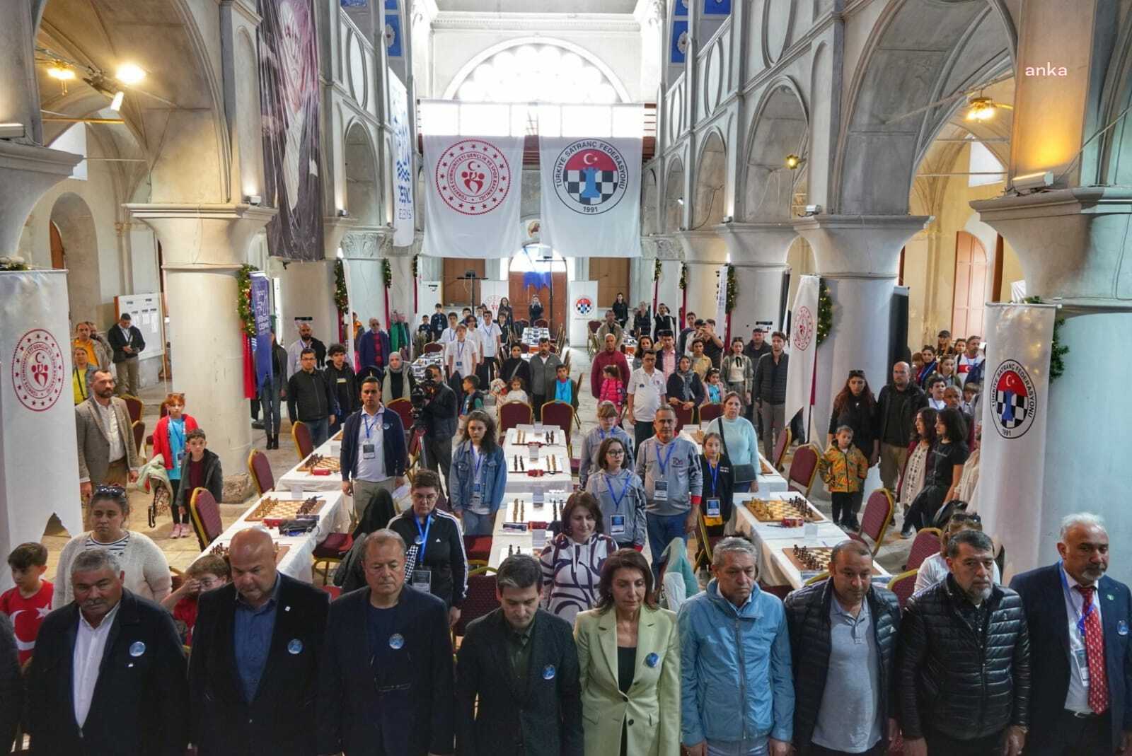 ÇEŞME’DE SATRANÇ TURNUVASI HEYECANI BAŞLADI