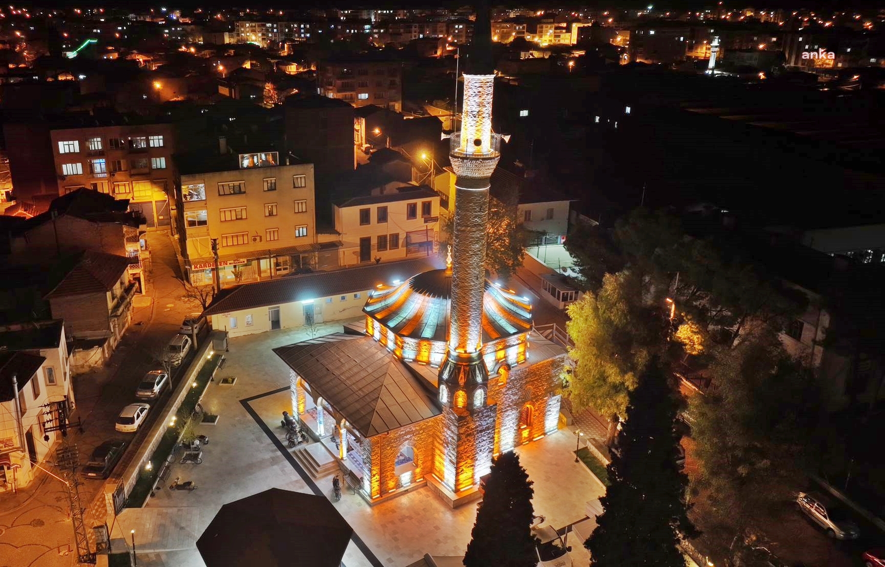 AKHİSAR BELEDİYESİ’NDEN YENİ GÜLRUH CAMİİ’NDE IŞIKLANDIRMA ÇALIŞMASI
