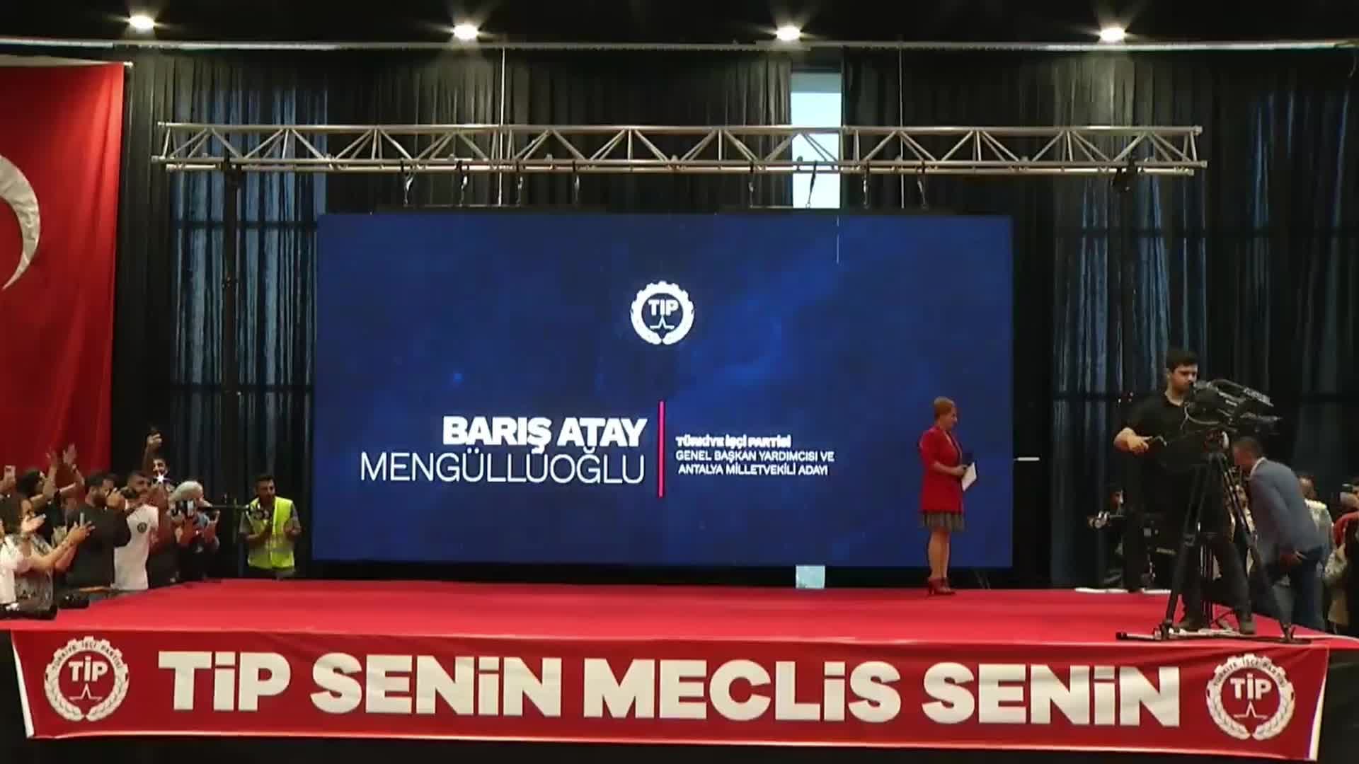 BARIŞ ATAY: "BİR OYU KEMAL KILIÇDAROĞLU’NA VERİP ERDOĞAN’I GÖNDERECEĞİZ. BİR OYU DA TİP’E VERİP TİP’E GRUP KURDURACAĞIZ"
