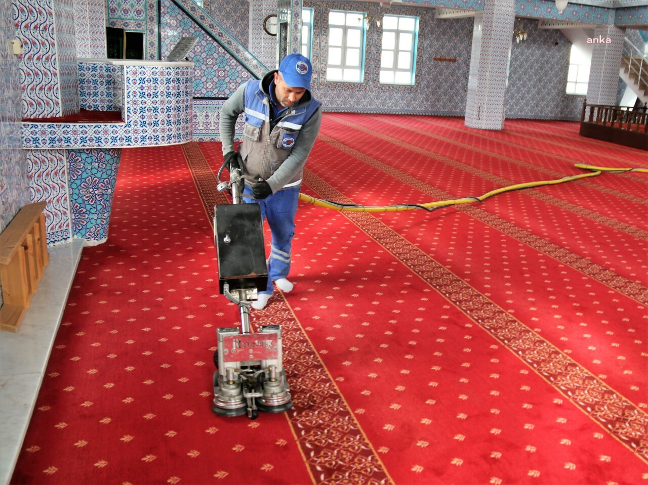 ÇERKEZKÖY BELEDİYESİ EKİPLERİNDEN İLÇEDEKİ İBADETHANELERDE TEMİZLİK ÇALIŞMASI