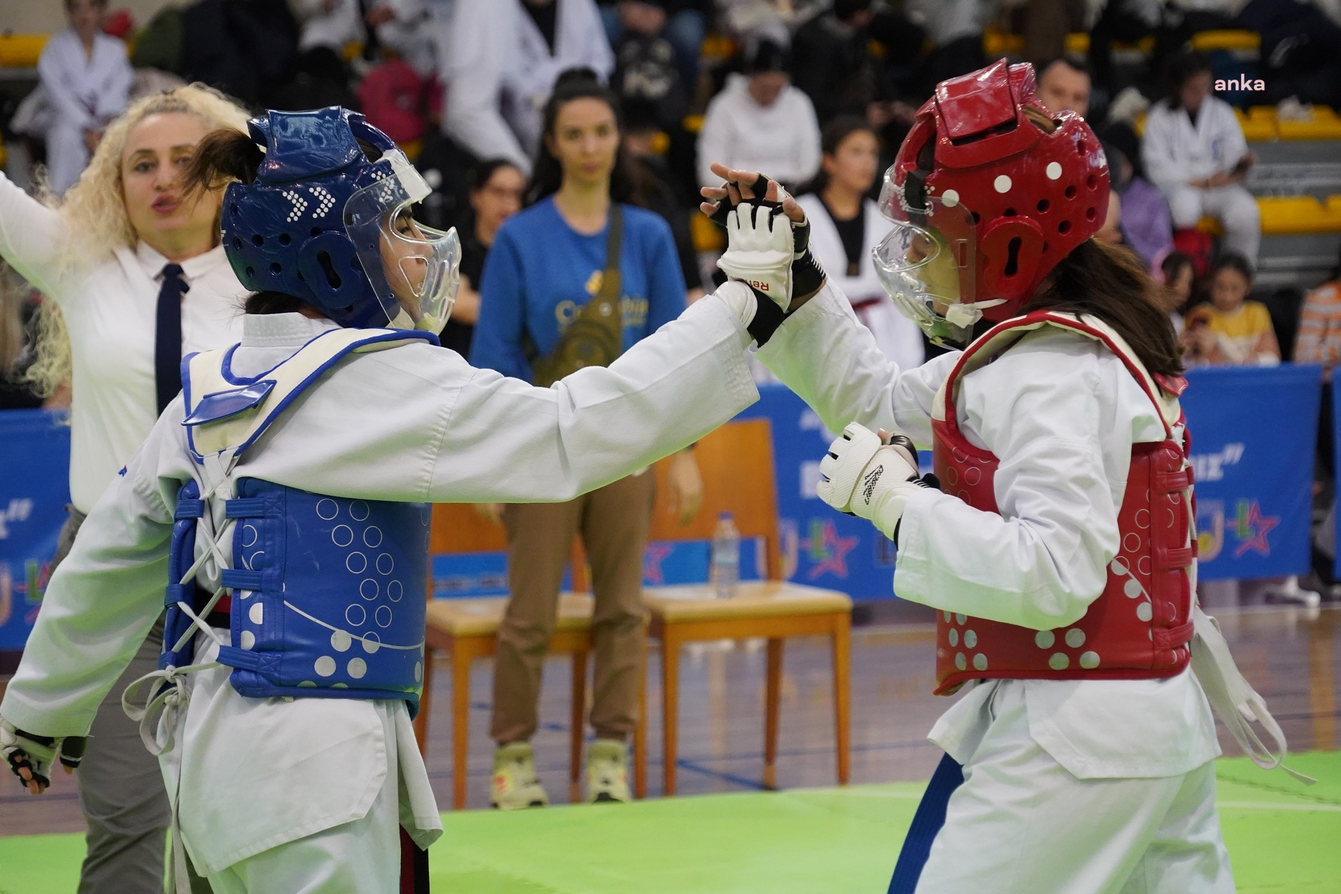 LÜLEBURGAZ’DA 23 NİSAN ULUSLARARASI ÇOCUK ŞENLİĞİ COŞKUSU TAEKWONDO VE TENİSLE BAŞLADI