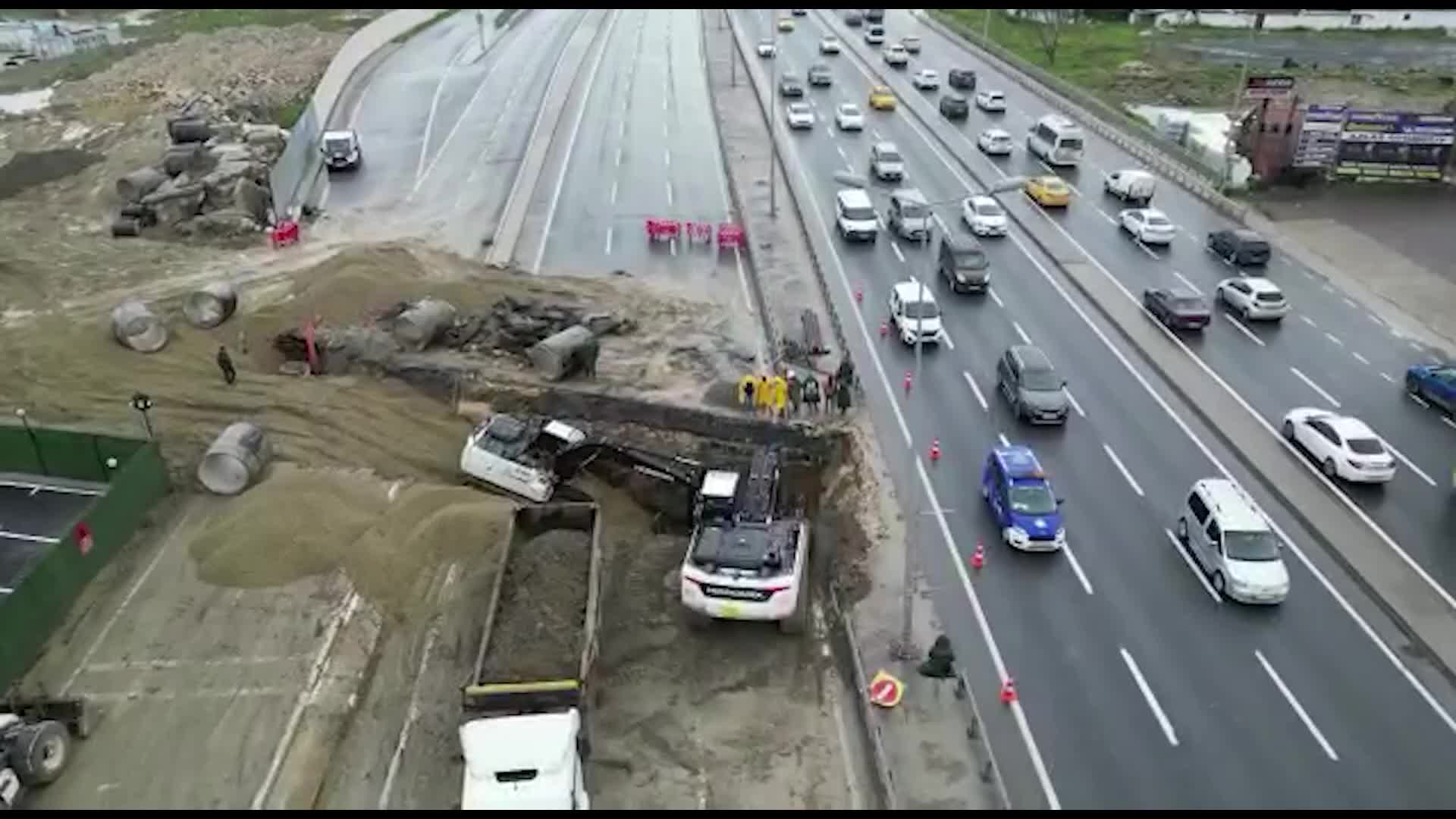 BÜYÜKÇEKMECE DİZDARİYE MAHALLESİ’NDE ATIK SU YAĞMUR HATTI TAMAMLANDI... BAŞKAN AKGÜN: "ÇEYREK ASIRDA YAPILMAYAN HİZMET TAM 8 GÜNDE YAPILDI"
