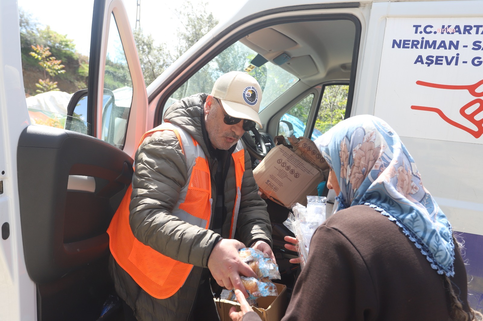 KARTAL BELEDİYESİ HATAY’DA 225 BİN KİŞİLİK YEMEK DAĞITTI