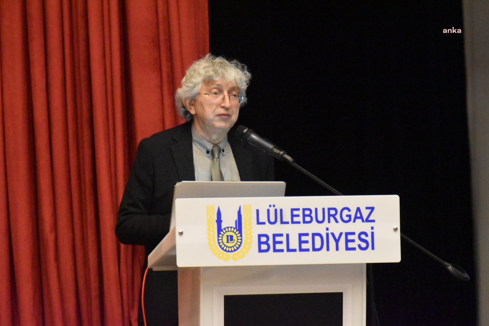 LÜLEBURGAZ’DA ‘REVİRLERİ VE SAĞLIK KOLLARIYLA KÖY ENSTİTÜLERİ’ KONUŞULDU