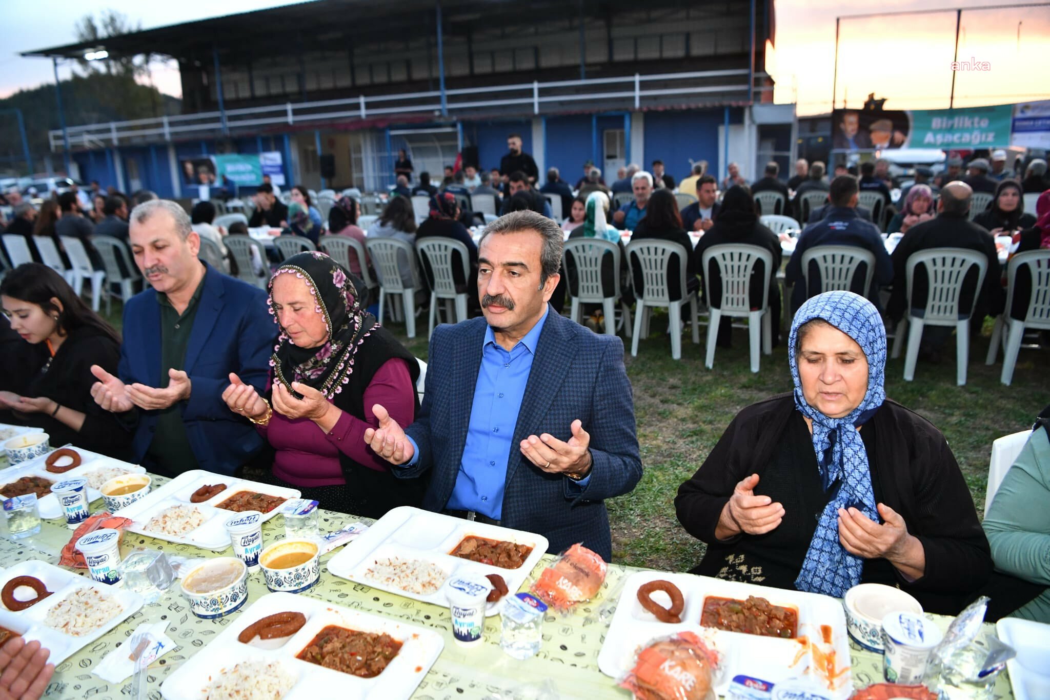 ÇUKUROVA BELEDİYE BAŞKANI ÇETİN, SALBAŞLILARLA İFTARDA BİR ARAYA GELDİ