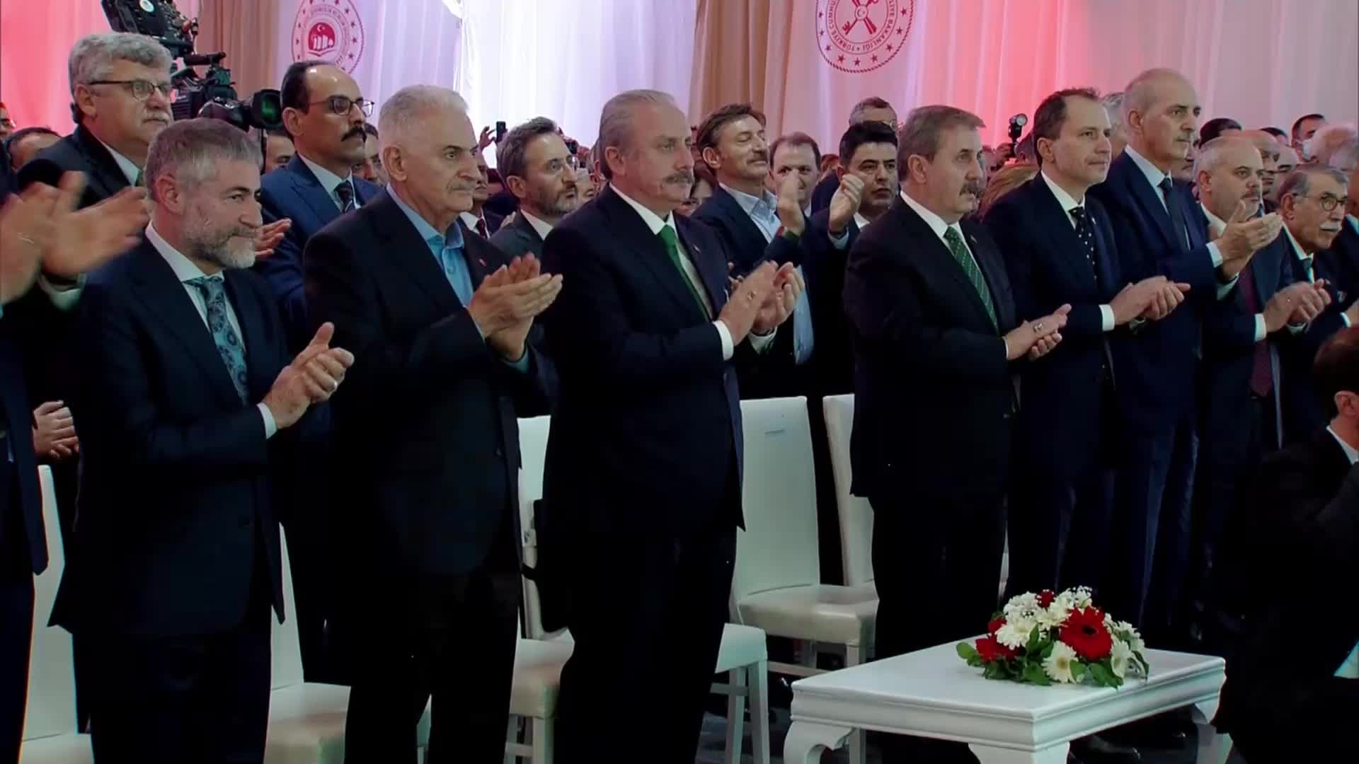 ERDOĞAN: ‘IMF’DEN DESTEK ALMADAN BU İŞİ YÜRÜTEMEYECEKSİNİZ’ DİYE TAVSİYEDE BULUNDULAR. NİYE? EKONOMİDE SIKINTI VARMIŞ. YO, BİZ GAYET İYİ YOLUMUZA DEVAM ETTİK VE EDİYORUZ
