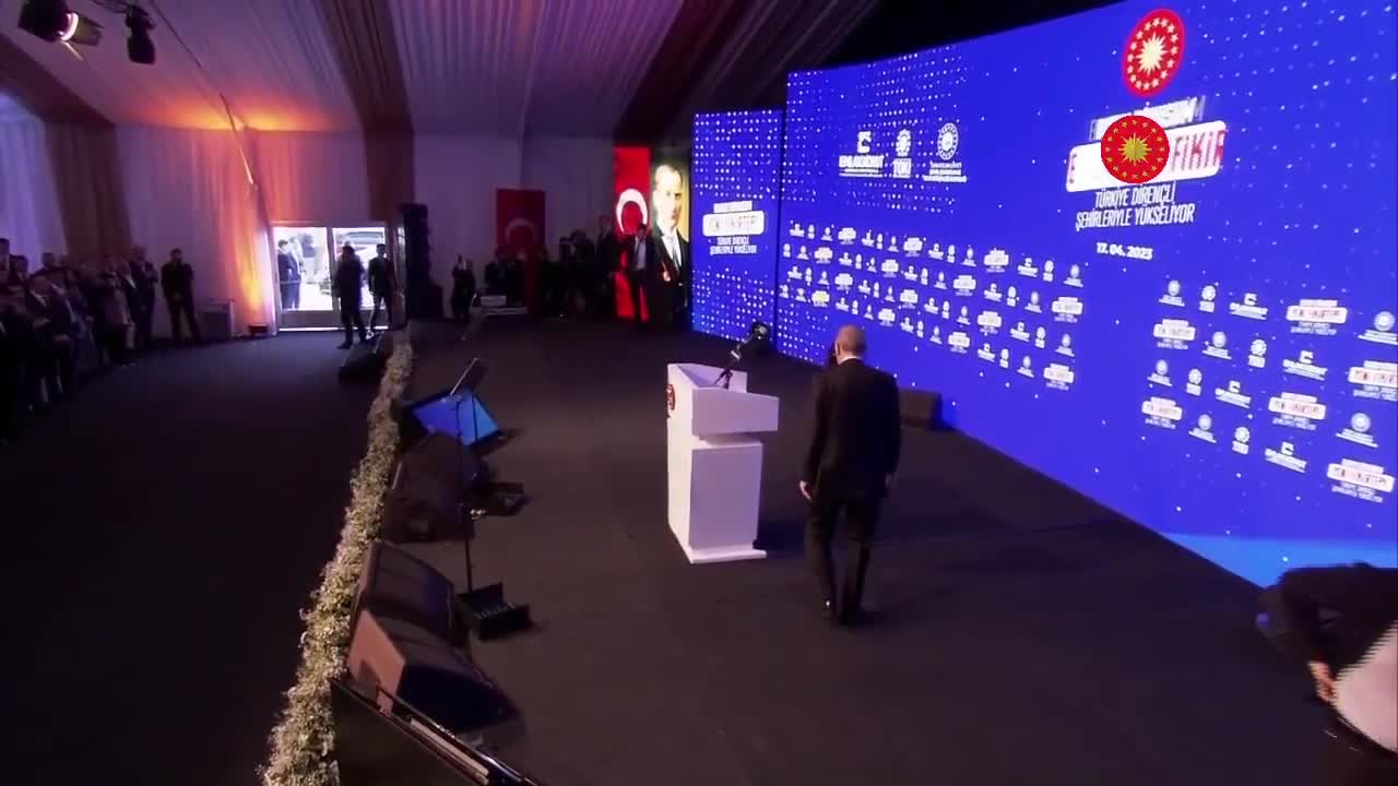 ERDOĞAN: KENTSEL DÖNÜŞÜM ÇALIŞMALARINDA EN KÜÇÜK BİR İHMALE VEYA AÇGÖZLÜLÜĞE MEYDAN VERMEMELİYİZ