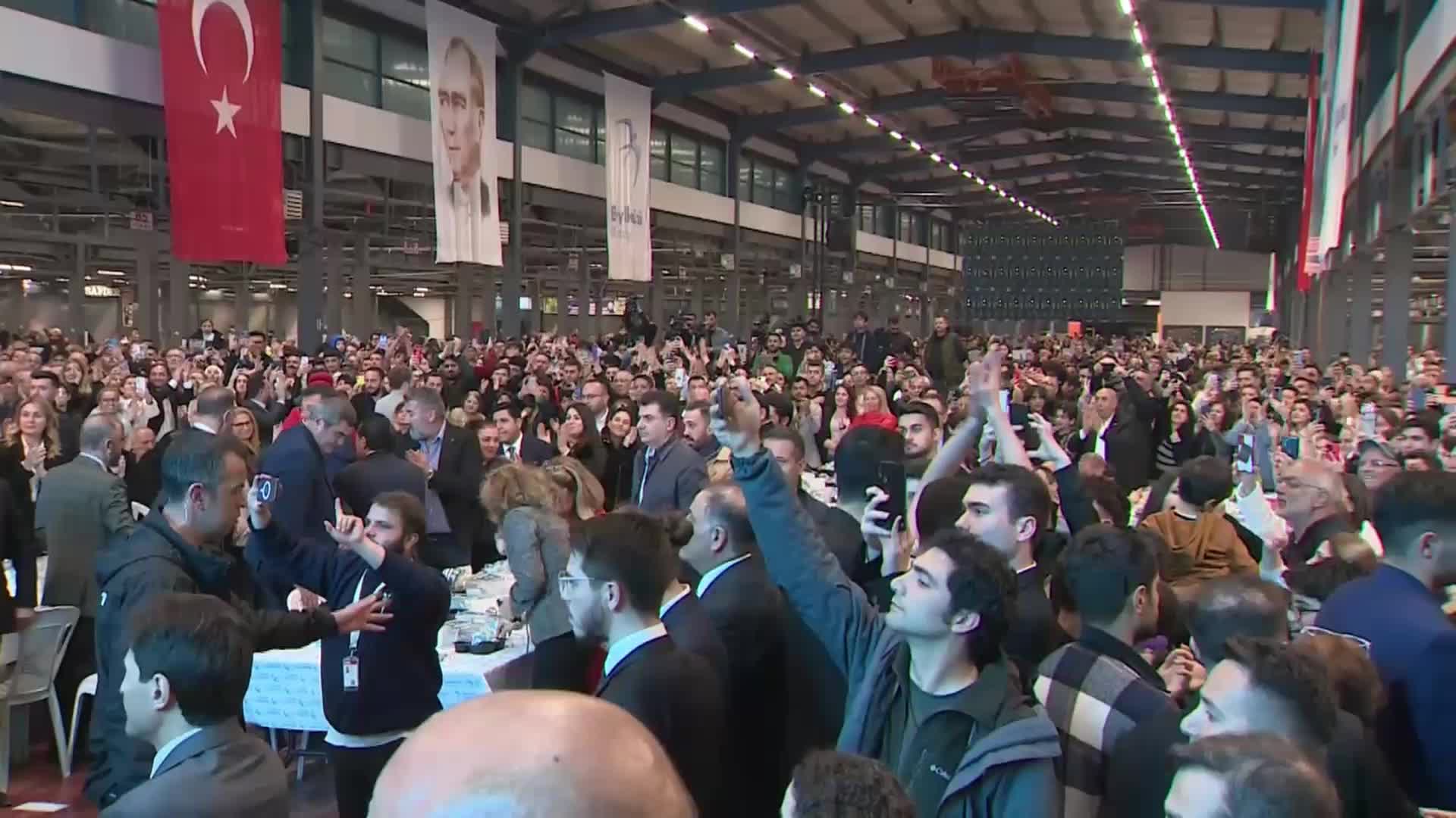CUMHURBAŞKANI ADAYI KILIÇDAROĞLU: "HAKÇA PAYLAŞMAK VE İNSANCA YAŞAMAK İÇİN TÜM MİLLETİMİZİ BU GÜZEL SOFRAYA DAVET EDİYORUZ"