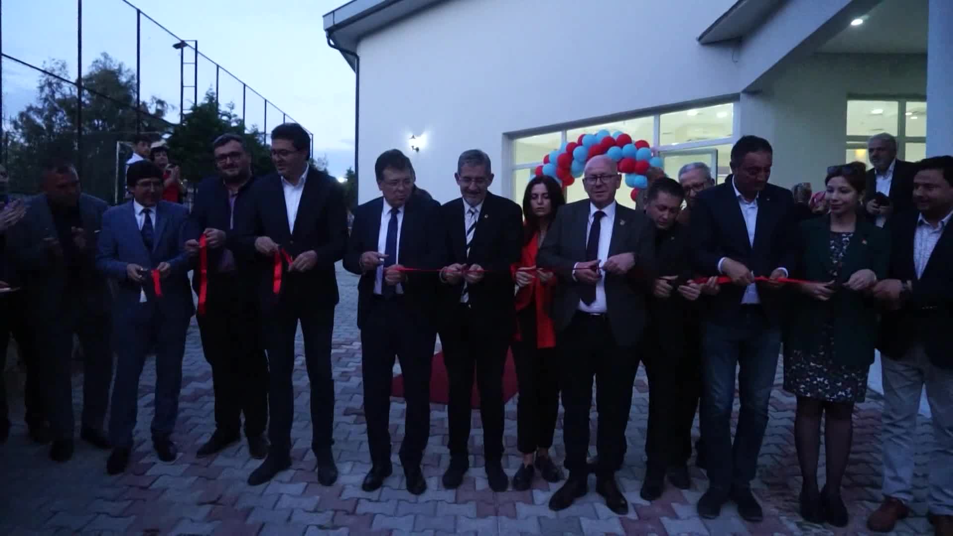 EDREMİT BELEDİYESİ TARAFINDAN YAPIMI TAMAMLANAN DARSOFA ÇOK AMAÇLI TOPLANTI VE DÜĞÜN SALONU AÇILDI