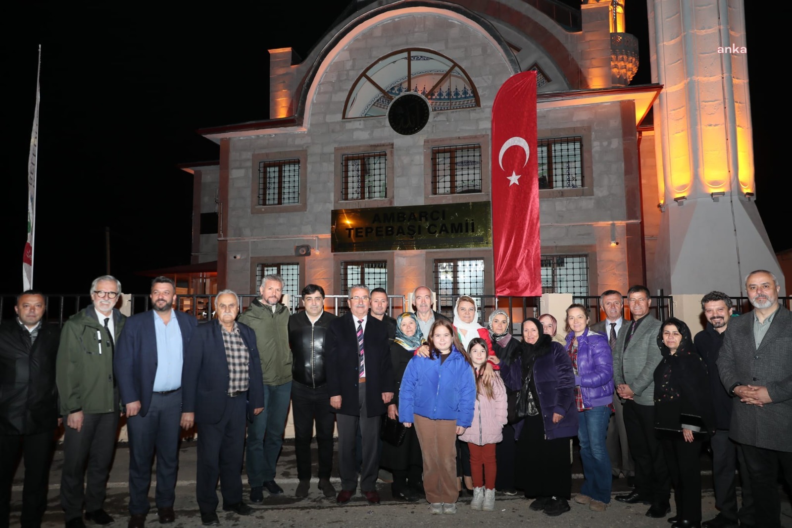 İZMİT BELEDİYESİ'NİN YAPIMINI ÜSTLENDİĞİ AMBARCI TEPEBAŞI CAMİİ, KADİR GECESİNDE İBADETE AÇILDI