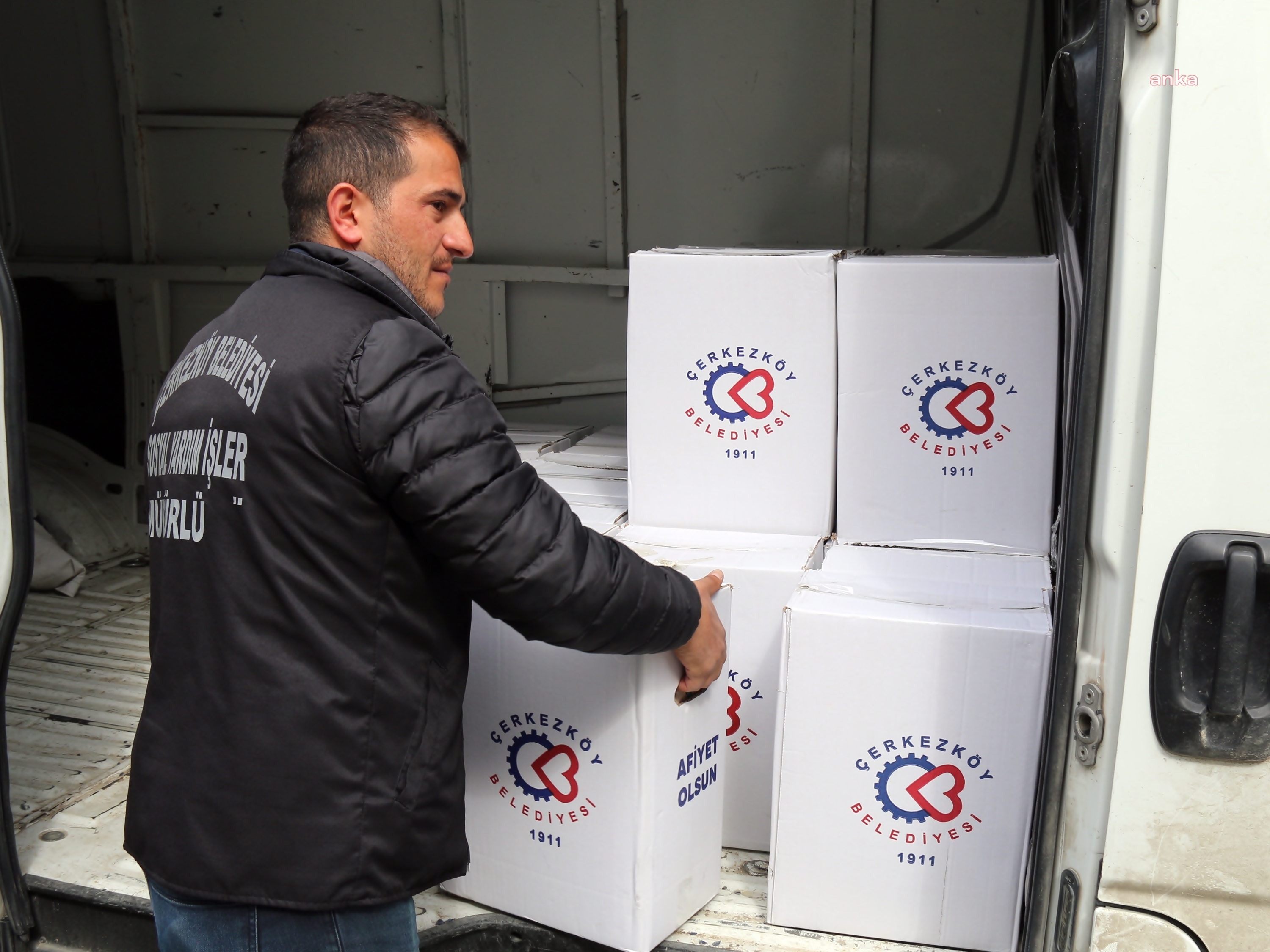 ÇERKEZKÖY BELEDİYESİ, 'KOMŞU PAKET' DAĞITIMLARINA DEVAM EDİYOR