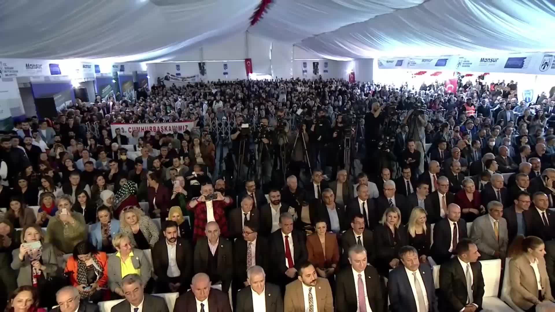 AKŞENER: “HEPİMİZİN NAMUSUNA, ŞEREFİNE LAF ATILDI. DİYORDUM Kİ, BUNU NİYE YAPIYORLAR? GÖRDÜĞÜM KADARIYLA KENDİ GÜNAHLARINI, HIRSIZLIKLARINI ÖRTMEK İÇİN BU KADAR GÜRÜLTÜ ÇIKARMIŞLAR”