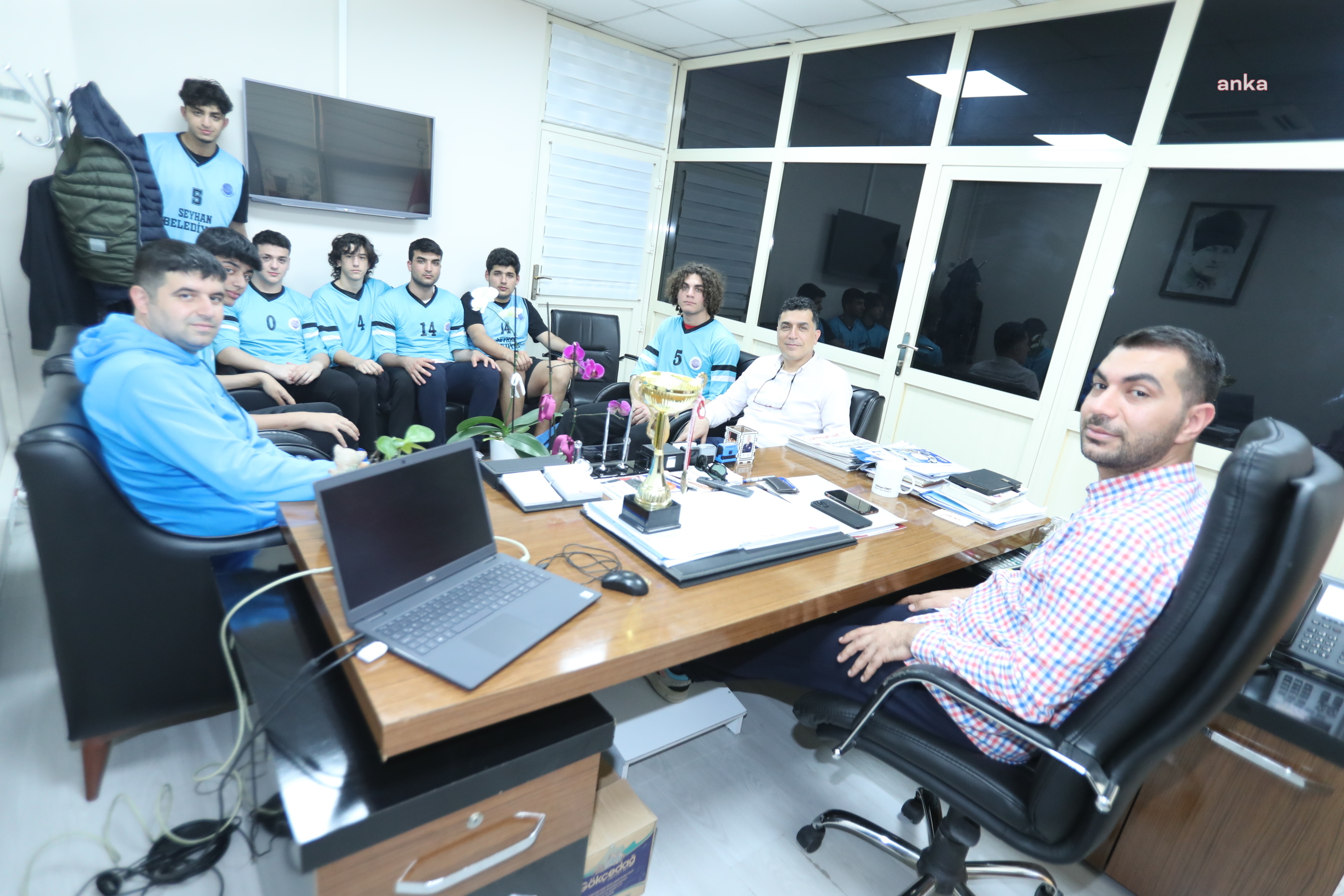 SEYHANLI GENÇ BASKETBOLCULARDAN KUPALI ZİYARET