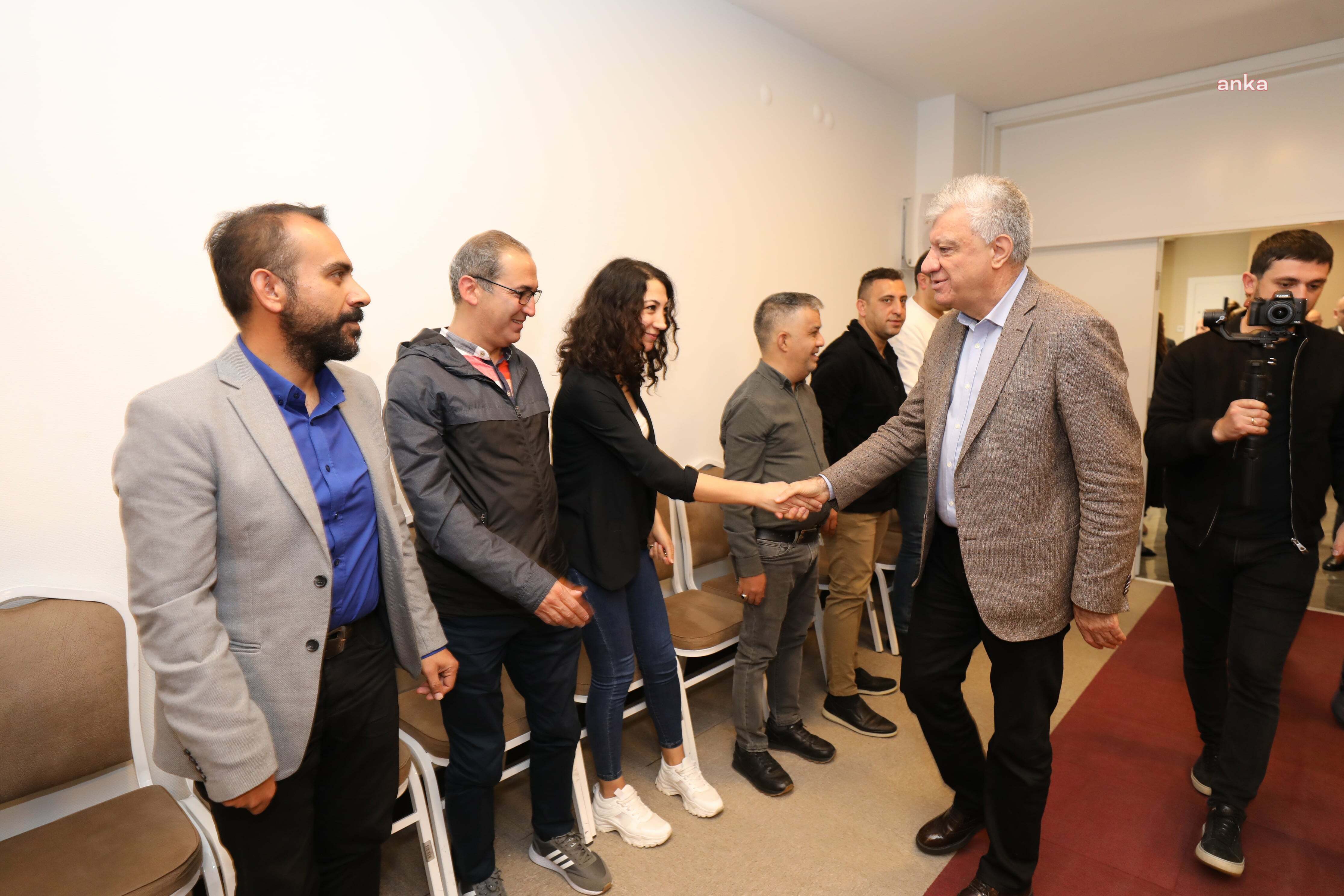 NARLIDERE BELEDİYE BAŞKANI ENGİN, BELEDİYE PERSONELİNİN BAYRAMINI KUTLADI