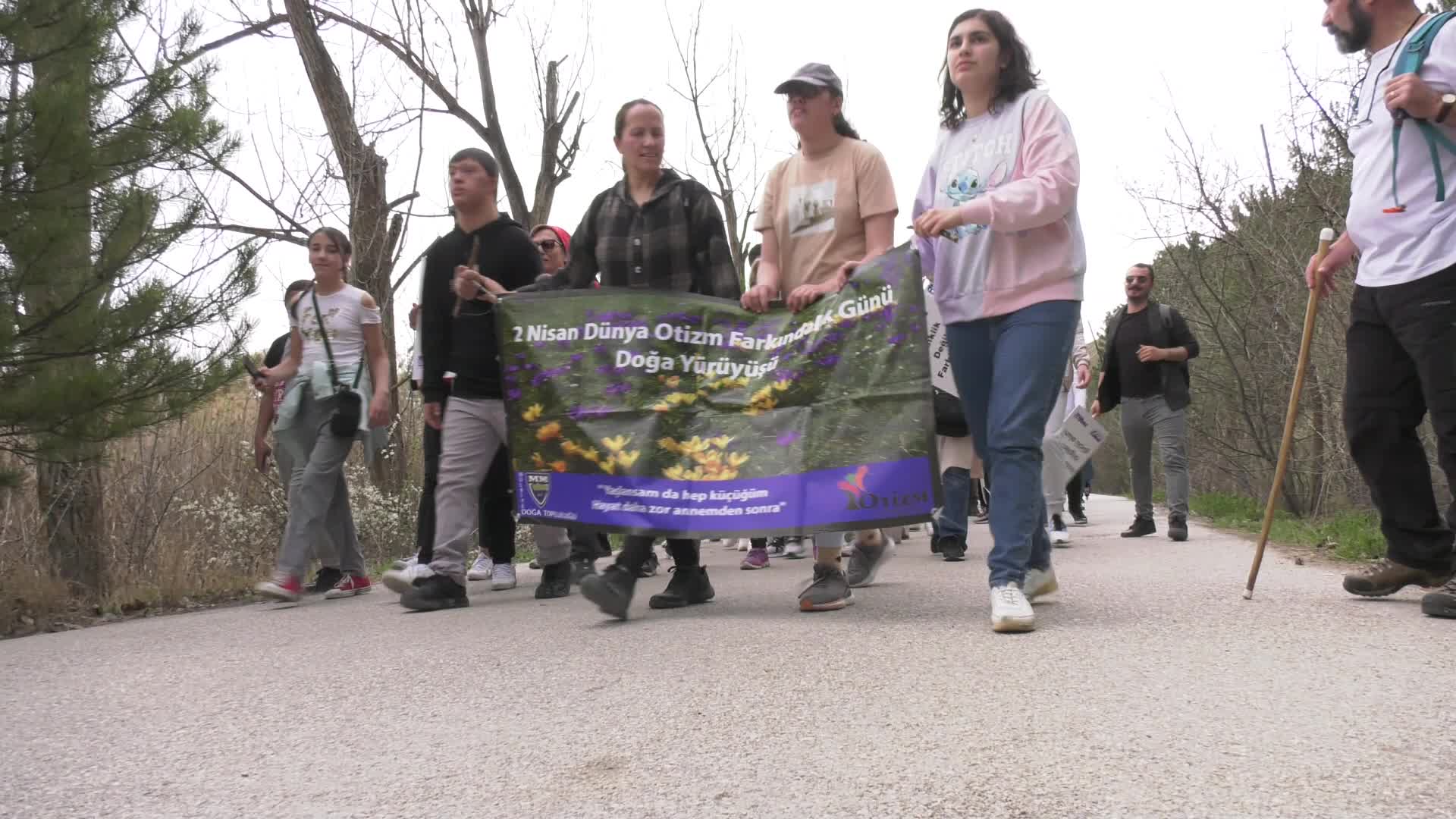 BAŞKENTLİLER VE ANKARA KENT KONSEYİ OTİZMLİ BİREYLER İÇİN YÜRÜDÜ