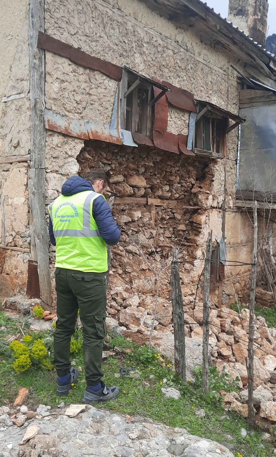 ANTALYA BÜYÜKŞEHİR EKİPLERİ ADANA’DA HASAR TESPİT YAPTI