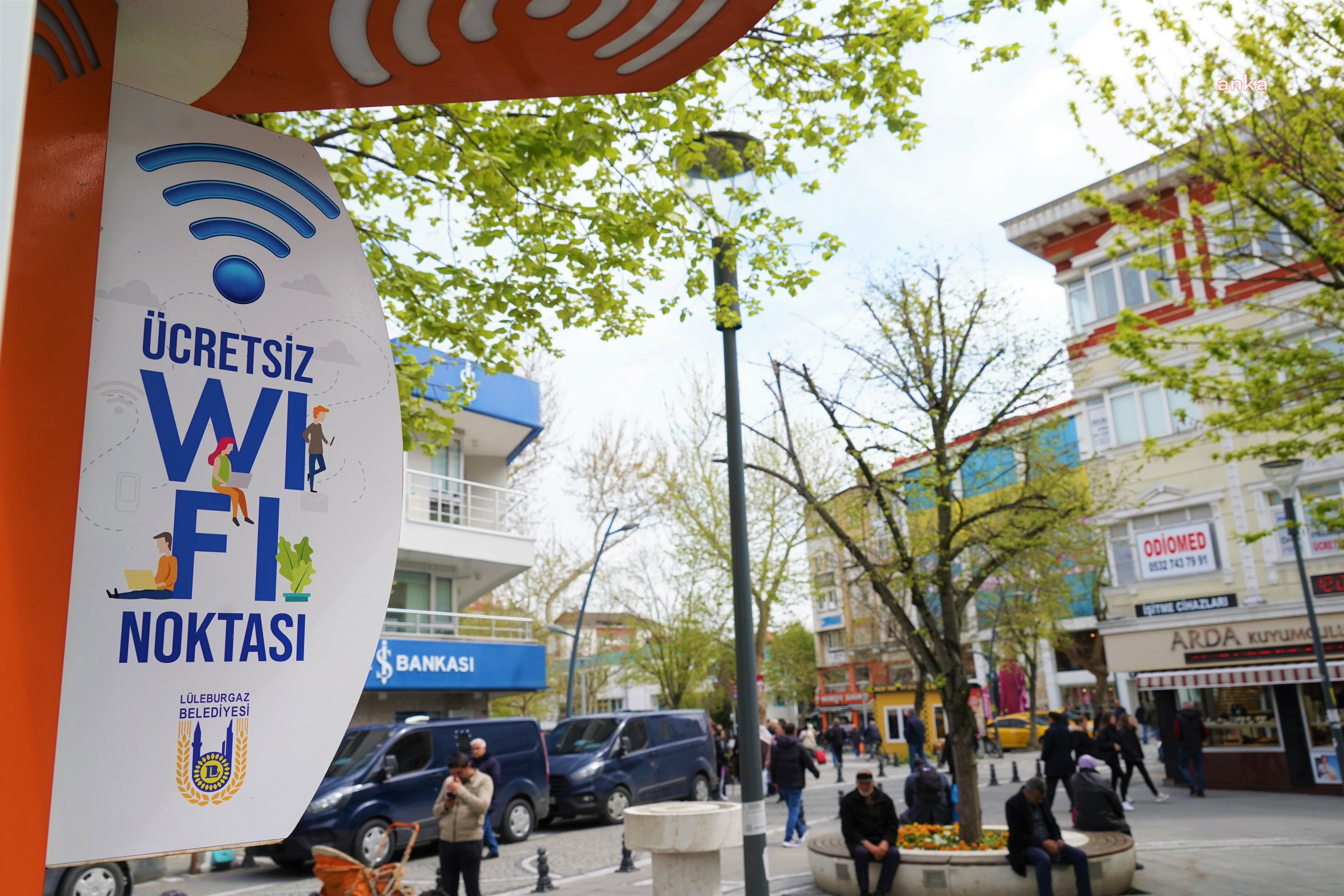 LÜLEBURGAZLILAR ÜCRETSİZ İNTERNET NOKTALARINDAN YARARLANMAYA DEVAM EDİYOR