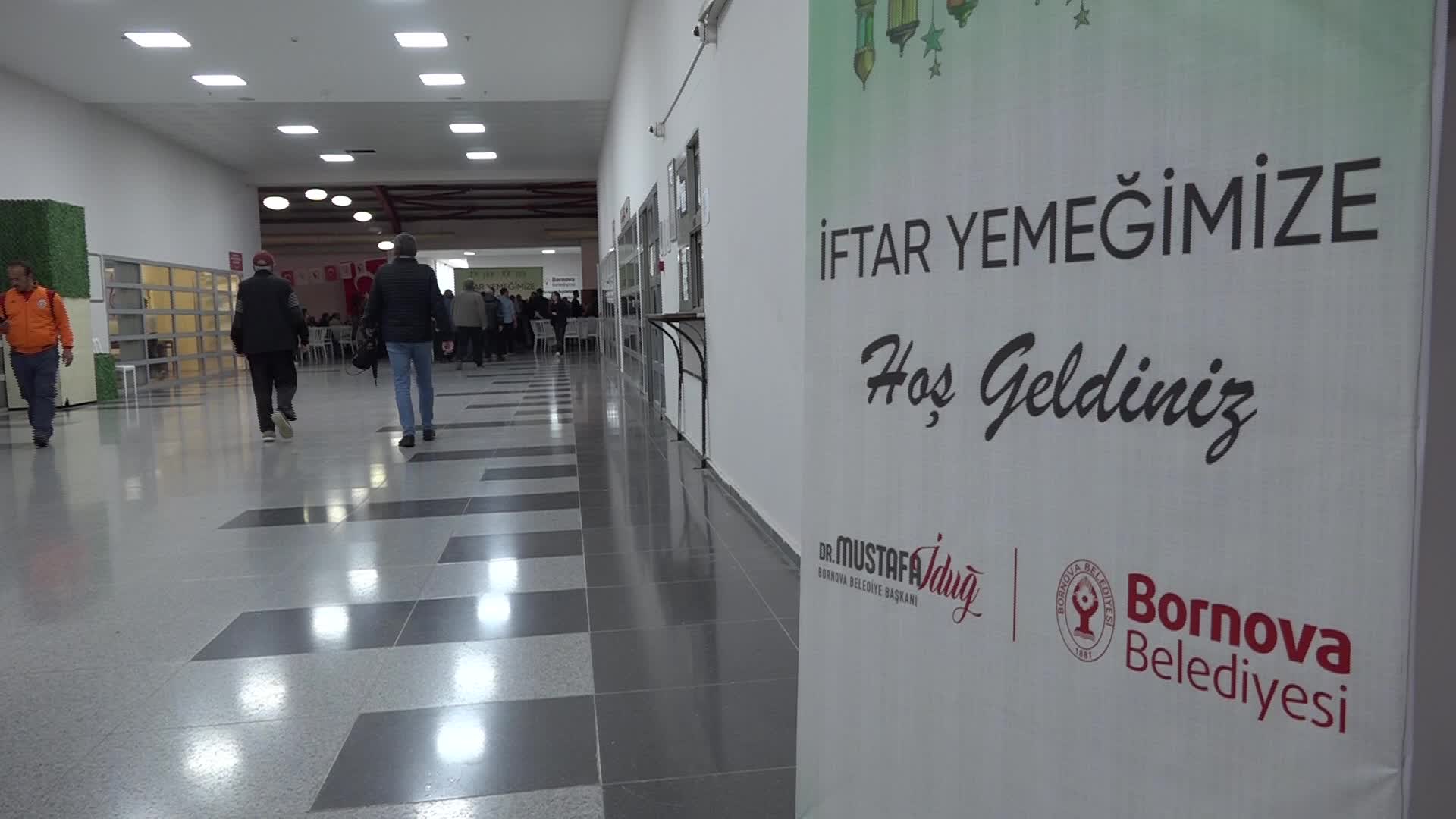BORNOVA BELEDİYESİ’NDEN ÇAMDİBİ’NDE BİN KİŞİLİK İFTAR PROGRAMI