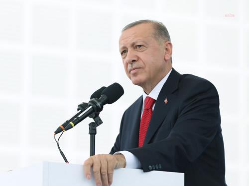 CUMHURBAŞKANI ERDOĞAN, SUDAN EGEMENLİK KONSEYİ BAŞKANI ORGENERAL EL-BURHAN VE HIZLI DESTEK KUVVETLERİ KOMUTANI DAGALO İLE GÖRÜŞTÜ