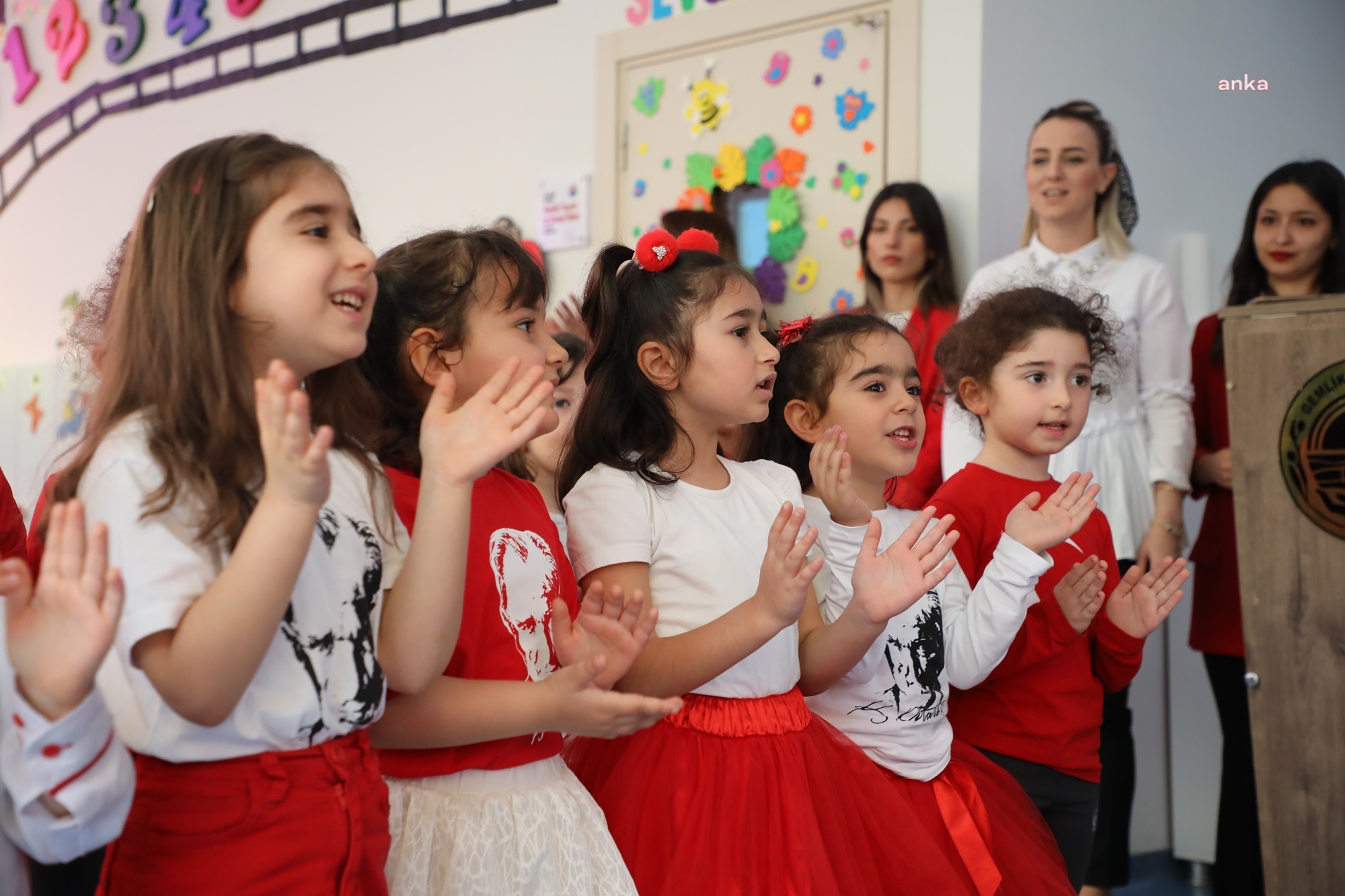 GEMLİK BELEDİYESİ'NİN UĞUR BÖCEKLERİ KREŞİ’NDE 23 NİSAN KUTLAMASI