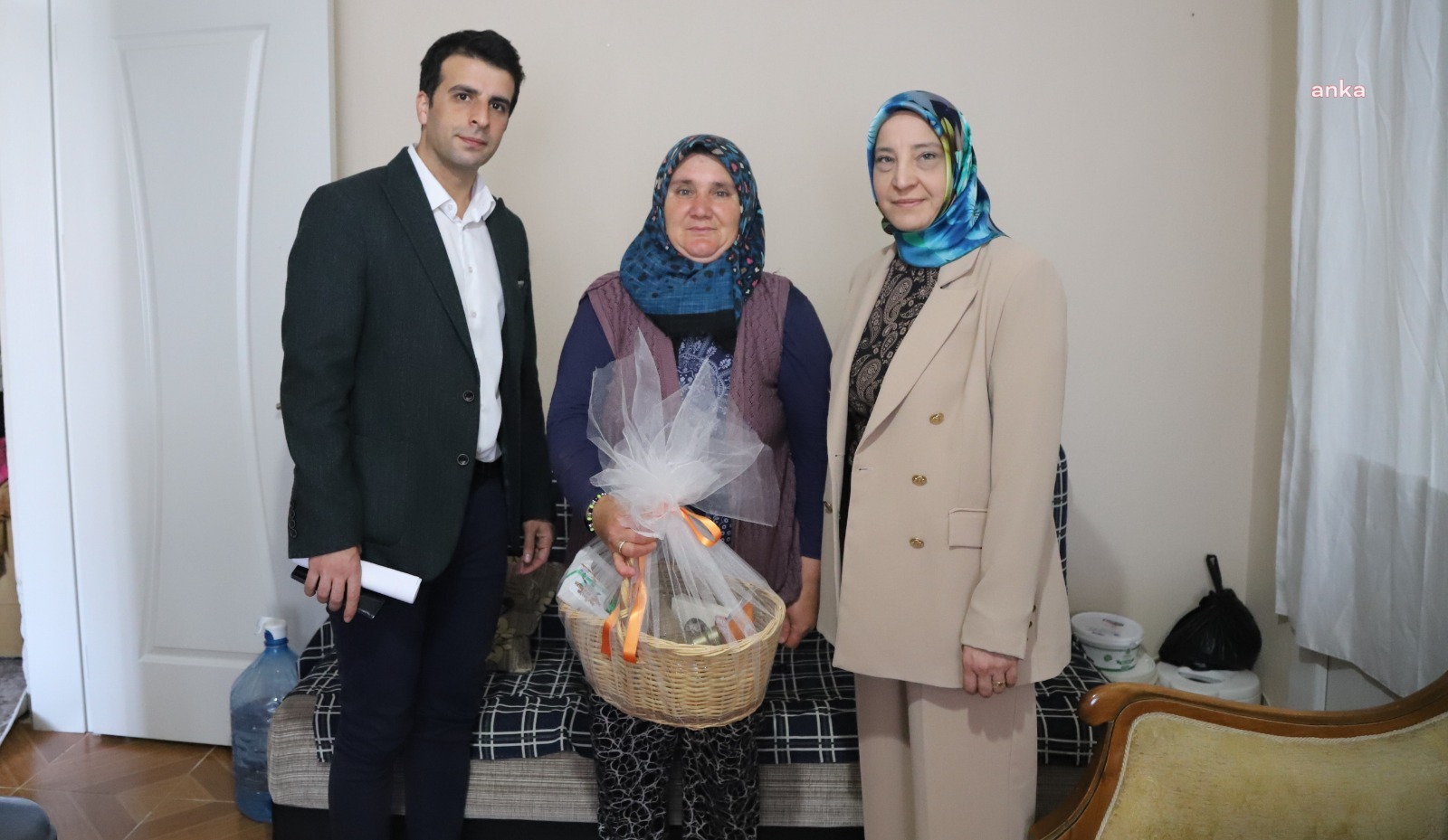 MENDERES BELEDİYE BAŞKANVEKİLİ ÖZKAN’DAN ŞEHİT AİLELERİNE BAYRAM ZİYARETİ