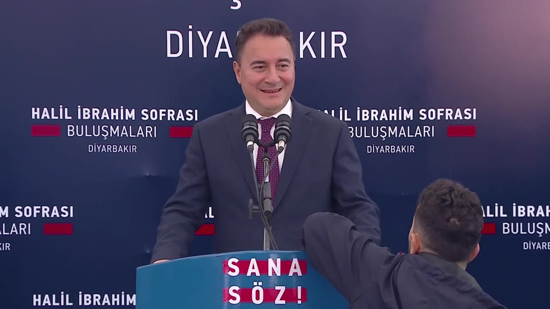 BABACAN: “BU SEÇİM; DÜŞÜNCESİ, KİMLİĞİ, DİLİ, İNANCI, KIYAFETİ, YAŞAM TARZI NEDENİYLE HOR GÖRÜLENLER KAZANACAK”