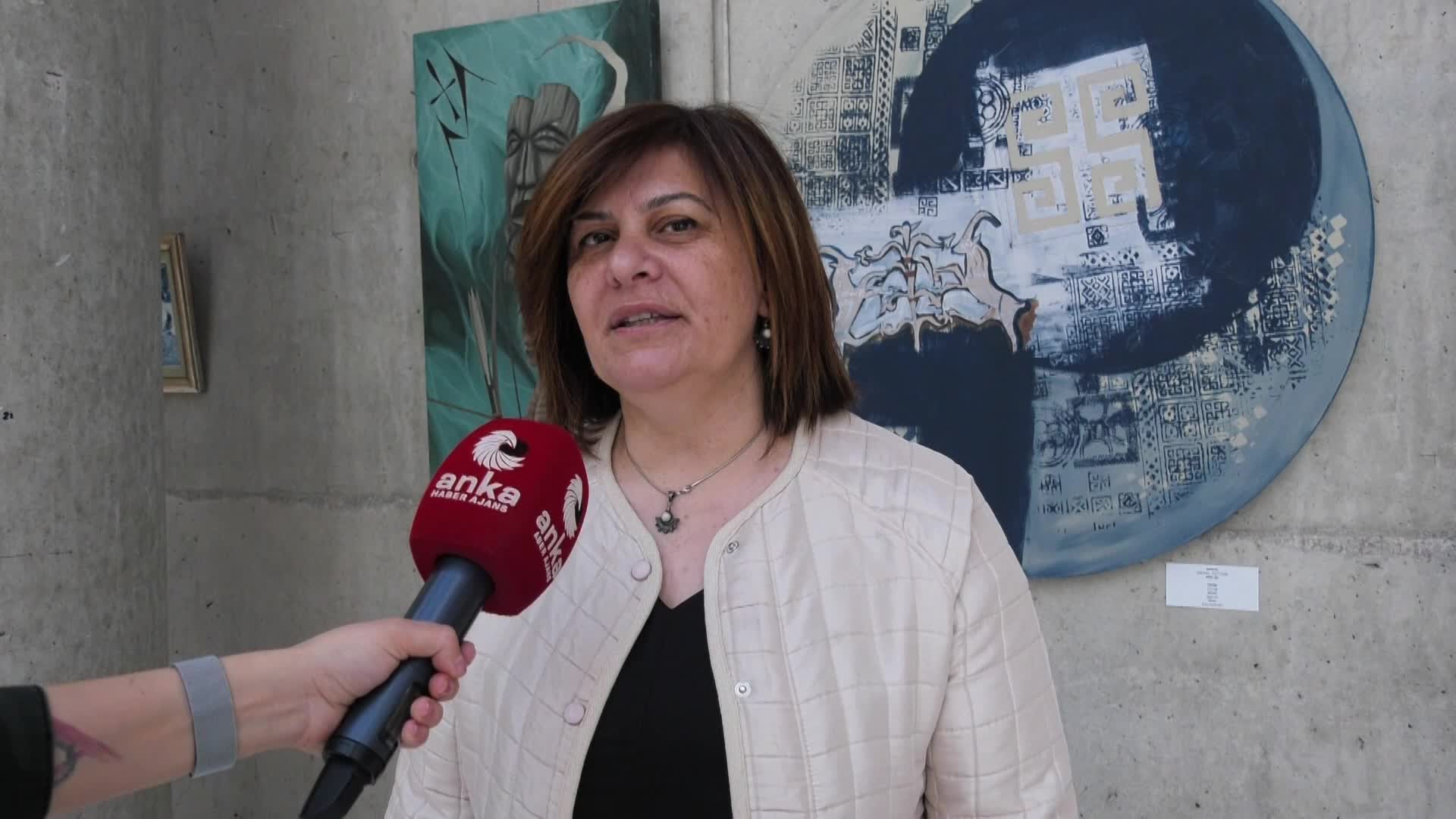 ANKARALI SANATÇILAR, DEPREMZEDELERE 100 KALICI KONUT YAPILMASI İÇİN BAĞIŞ SERGİSİ AÇTI, 29 NİSAN'DA MÜZAYEDE VAR