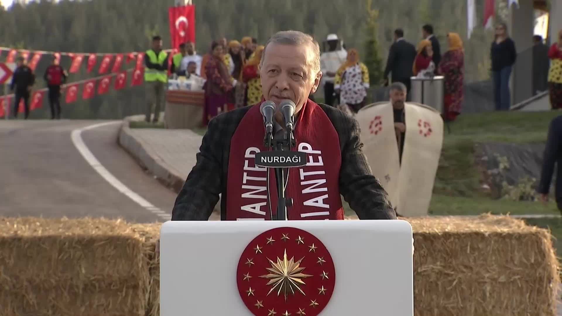 ERDOĞAN: “14 MAYIS LGBT'CİLERE, KADINA ŞİDDETİN YANINDA OLANLARA DERS VERME GÜNÜ OLACAKTIR”