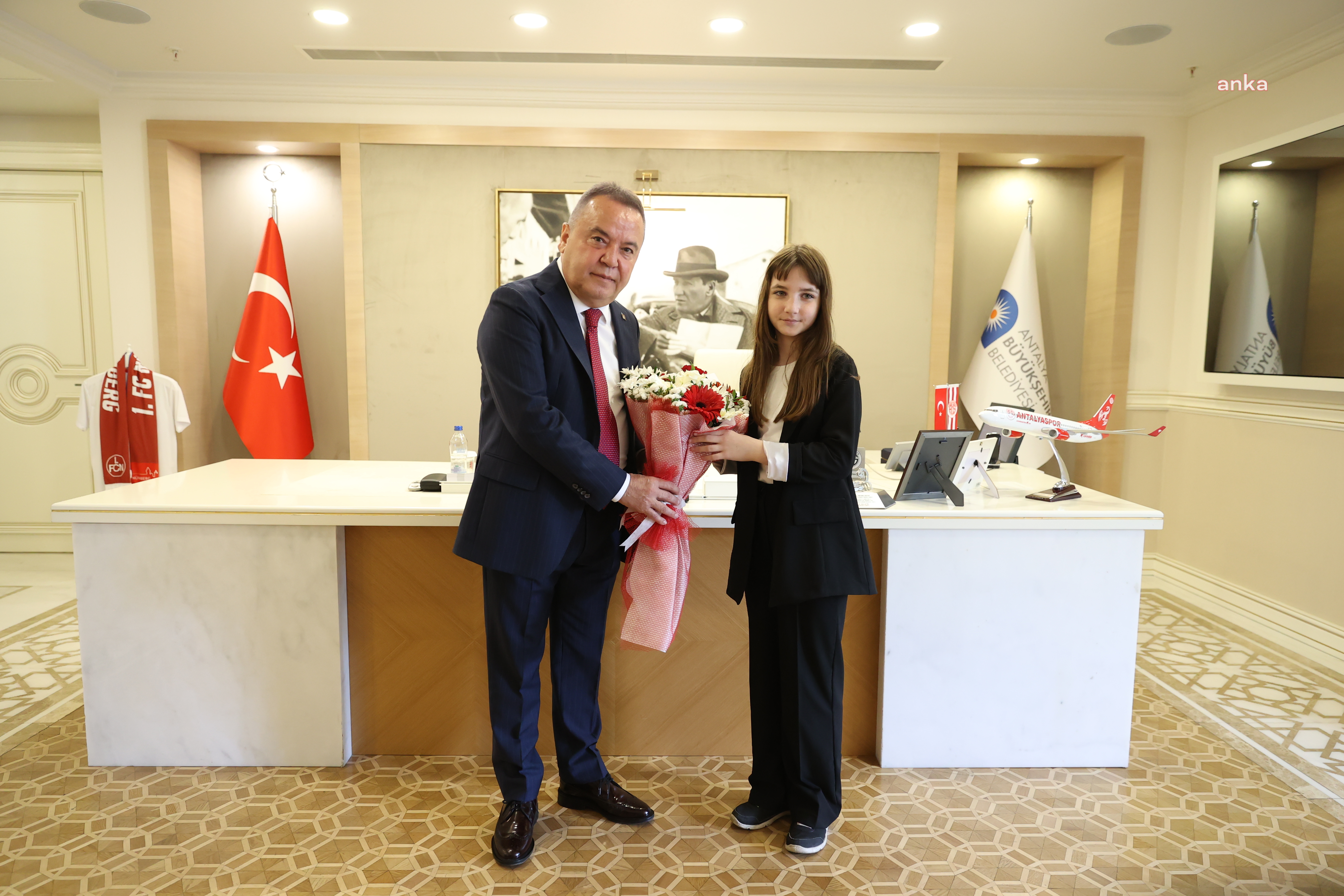 ANTALYA BÜYÜKŞEHİR'İN ÇOCUK BAŞKANI ÇELEBİ, YEŞİL ALANLARIN ARTTIRILMASINI İSTEDİ