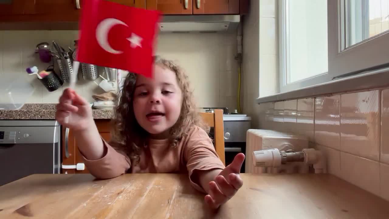 KILIÇDAROĞLU’NDAN TAYFUN KAHRAMAN’IN KIZI VERA’YA: “BİR SONRAKİ BAYRAMI BABANLA KUTLAYACAKSIN VERA"