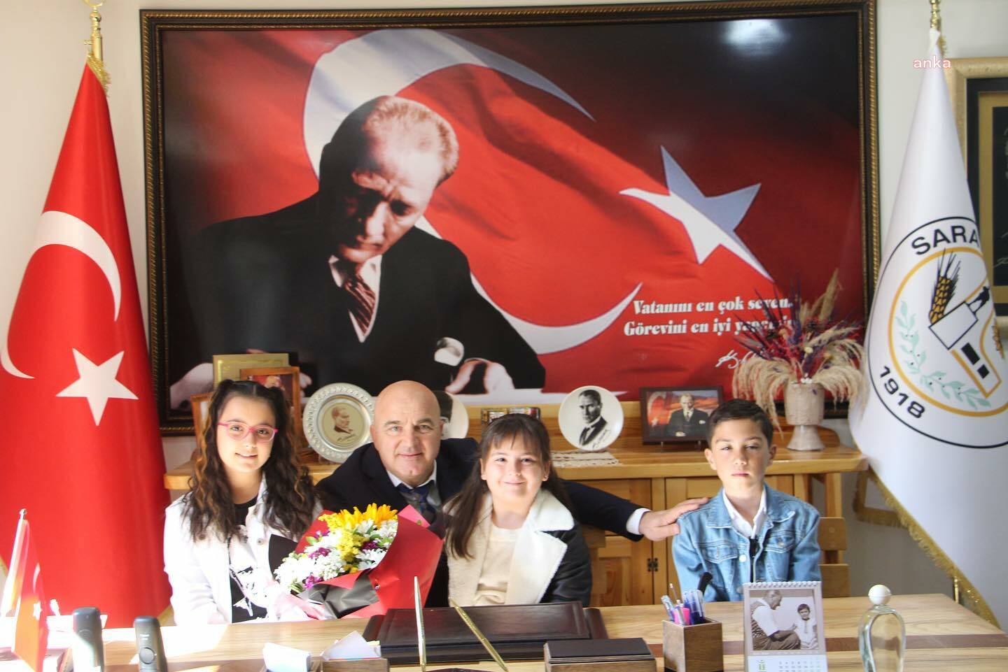 SARAY BELEDİYE BAŞKANI ERKİŞ, 23 NİSAN DOLAYISIYLA KOLTUĞUNU BUĞLEM ÇAĞIL’A DEVRETTİ