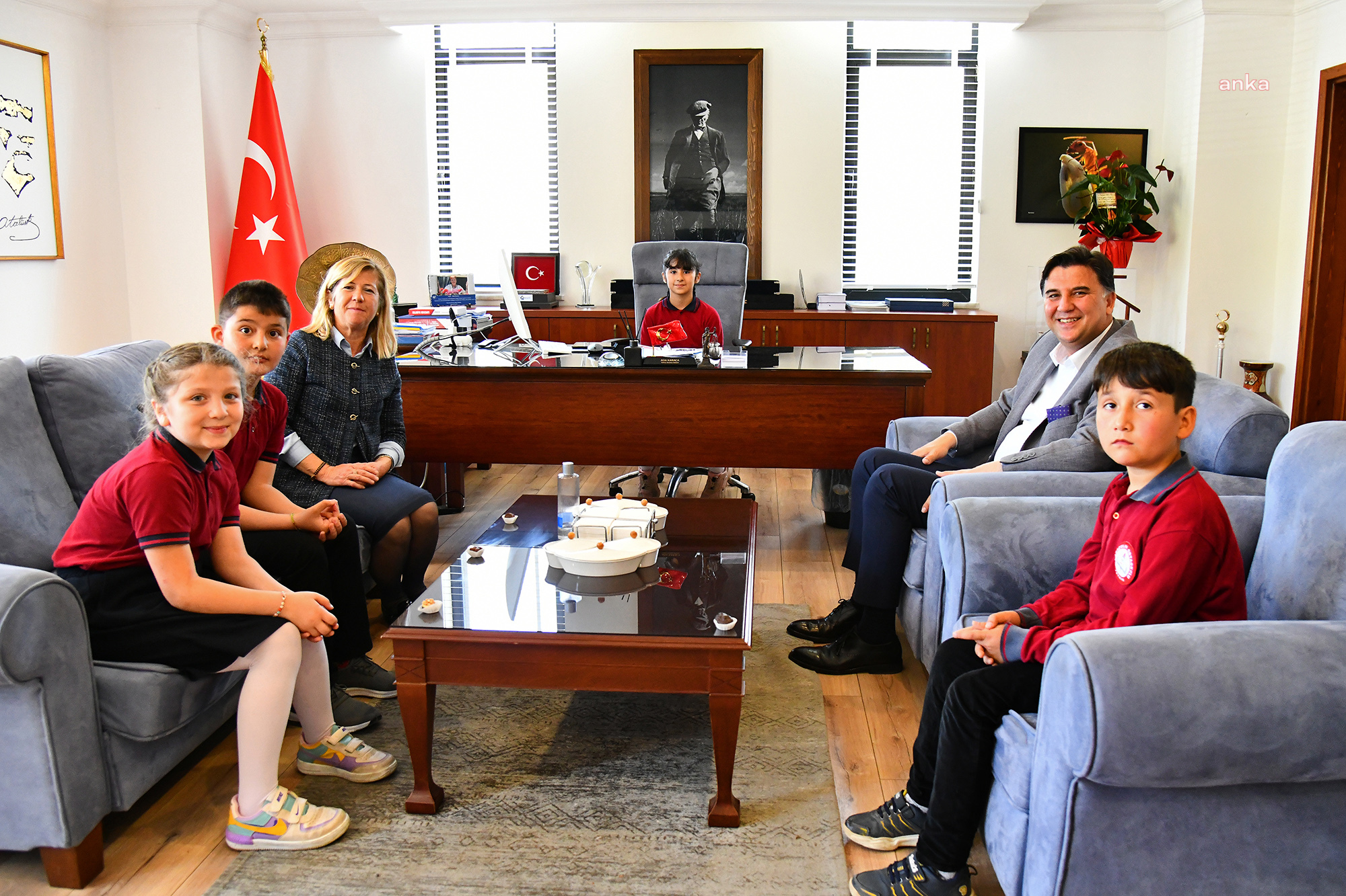 FETHİYE BELEDİYE BAŞKANI KARACA, MAKAMINI MİNİK ELANUR’A BIRAKTI