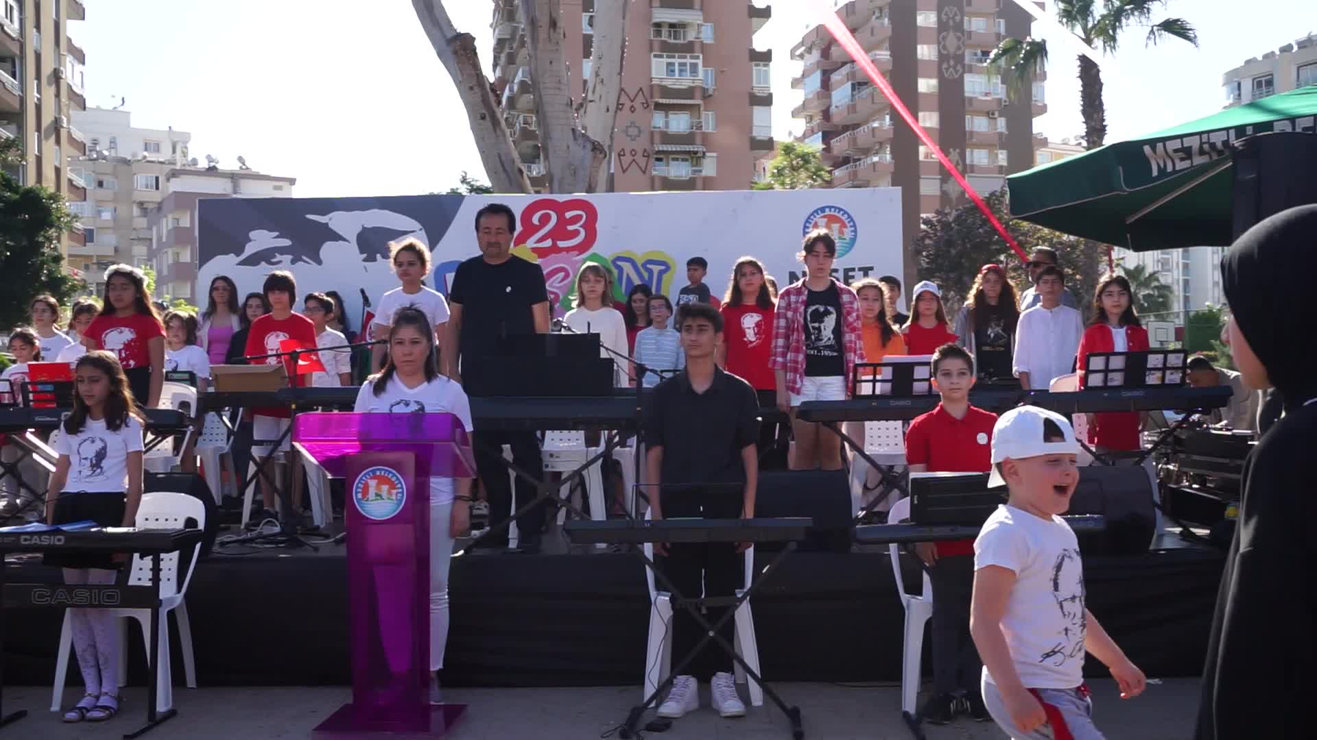 23 NİSAN MEZİTLİ’DE COŞKUYLA KUTLANDI