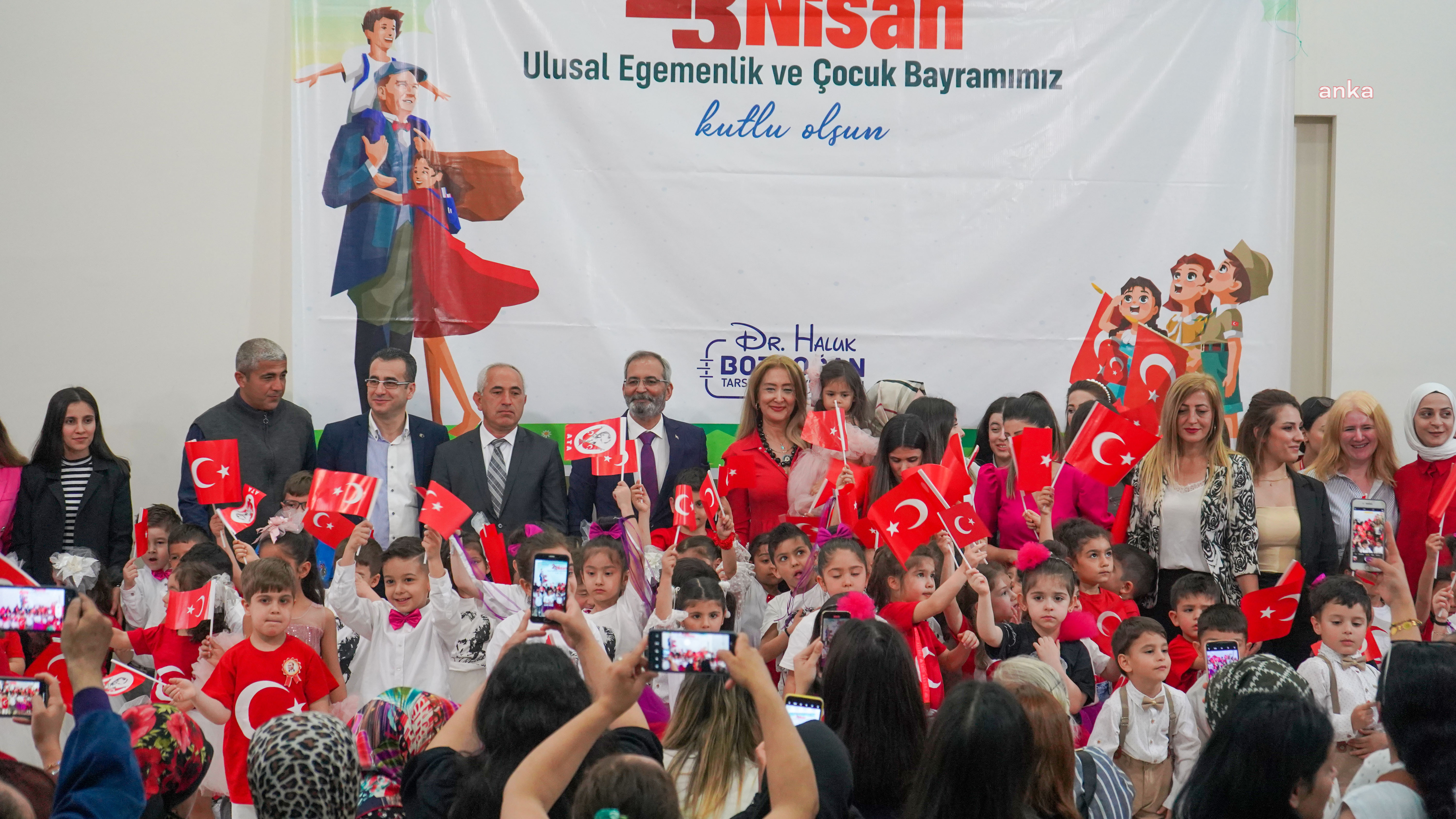 TARSUS’TA MİNİKLER 23 NİSAN'I KUTLADI
