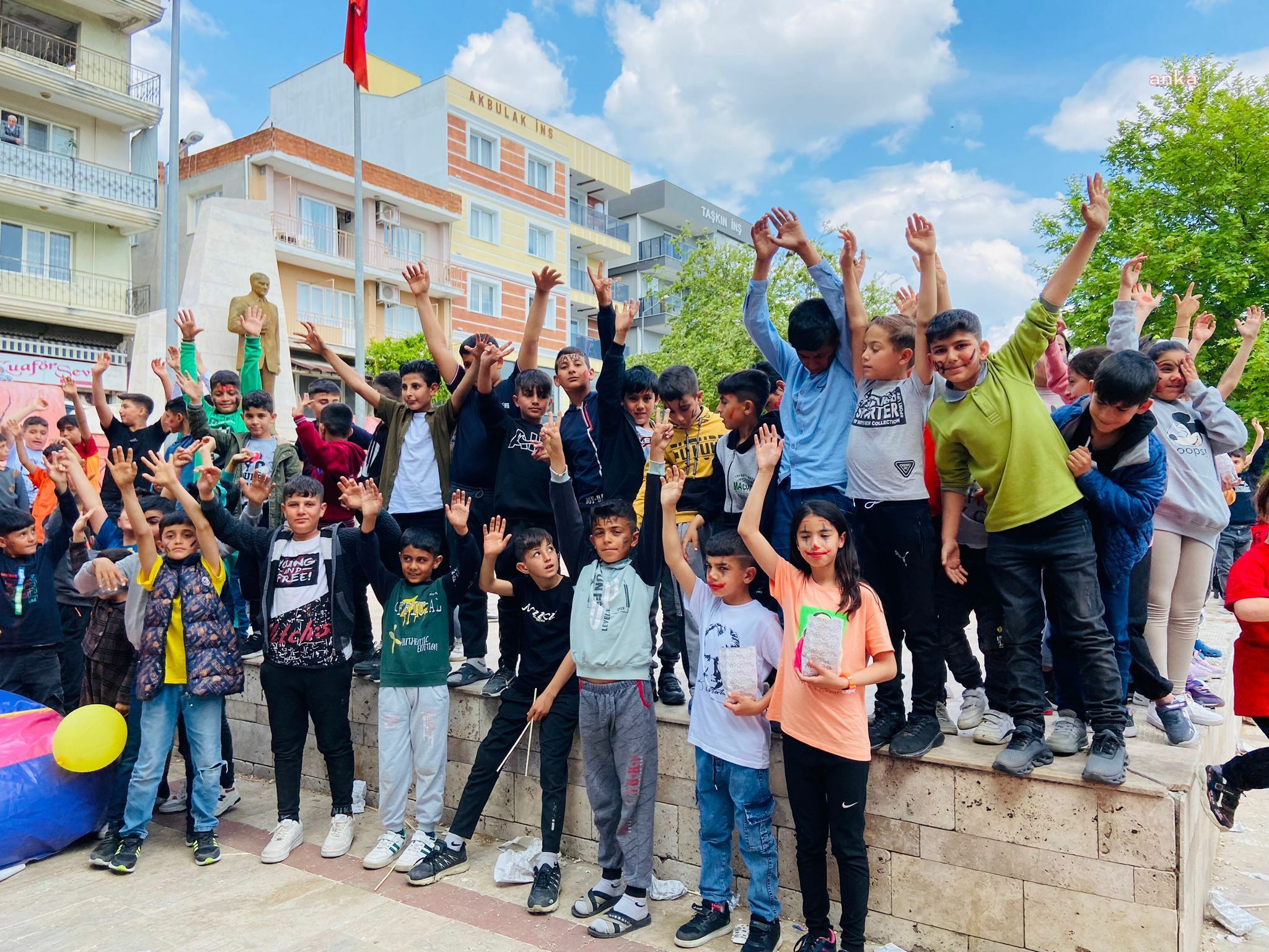 GERMENCİK'TE 23 NİSAN ÇOCUK ŞENLİĞİ HEYECANI