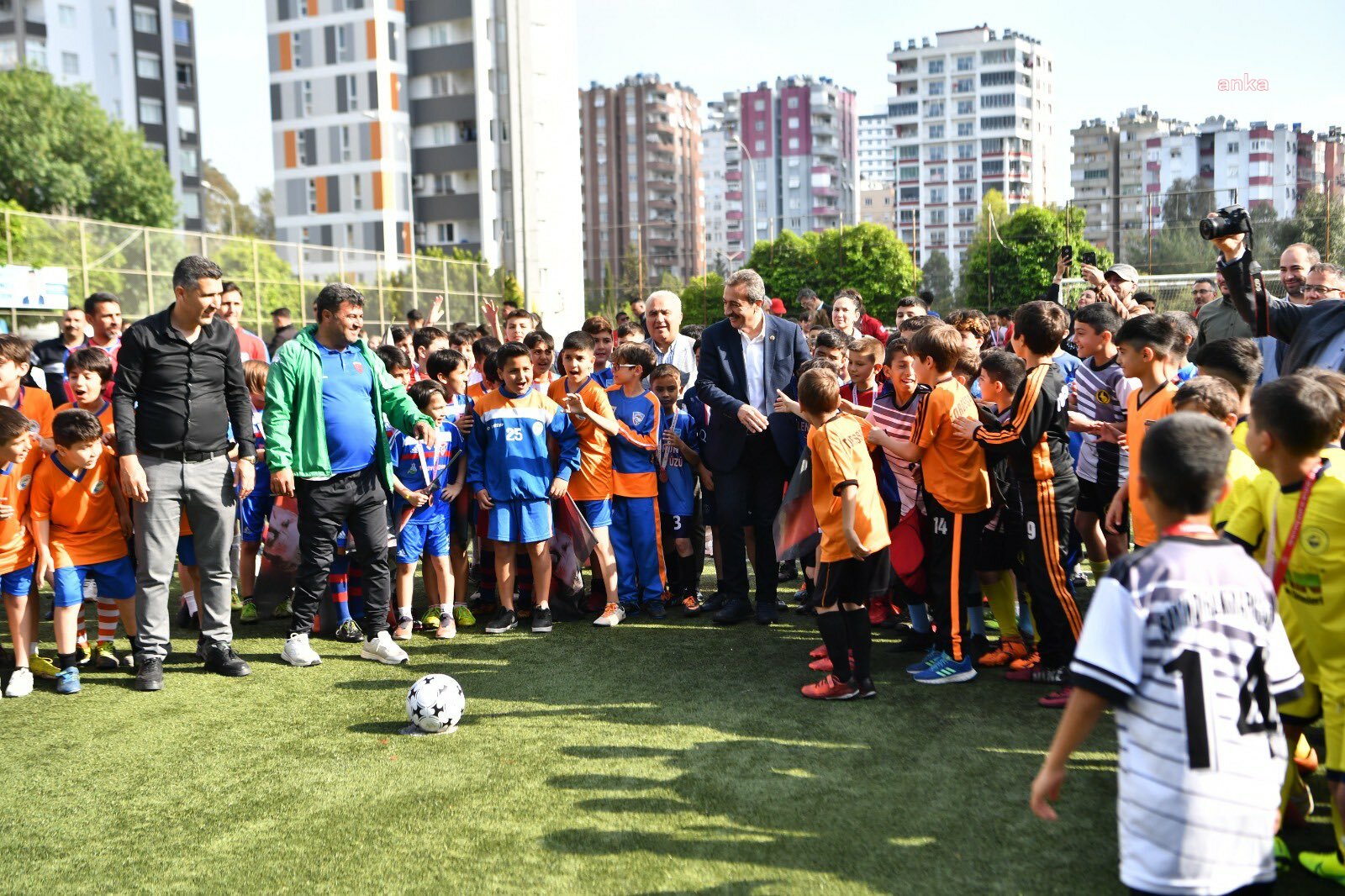 ÇUKUROVA BELEDİYESİ'NİN 'GÜLEN YÜZLER UMUT TURNUVASI' BAŞLADI