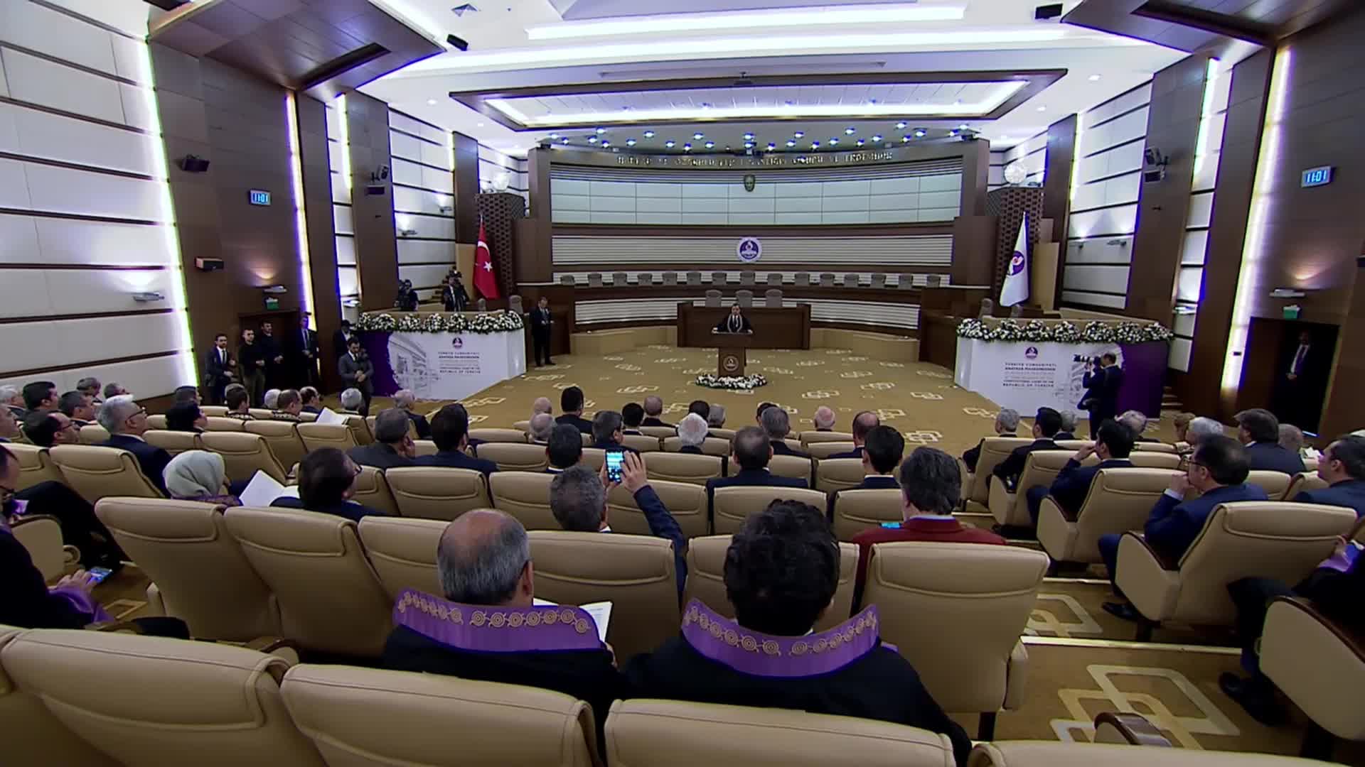 AYM BAŞKANI ZÜHTÜ ARSLAN: “DEMOKRATİK HUKUK DEVLETİ OLARAK CUMHURİYET BİZDEN, YARGI ALANINDA DA MUSTAFA KEMAL ATATÜRK’ÜN İFADESİYLE FİKRİ HÜR, VİCDANI HÜR, İRFANI HÜR YARGI MENSUPLARI İSTER”